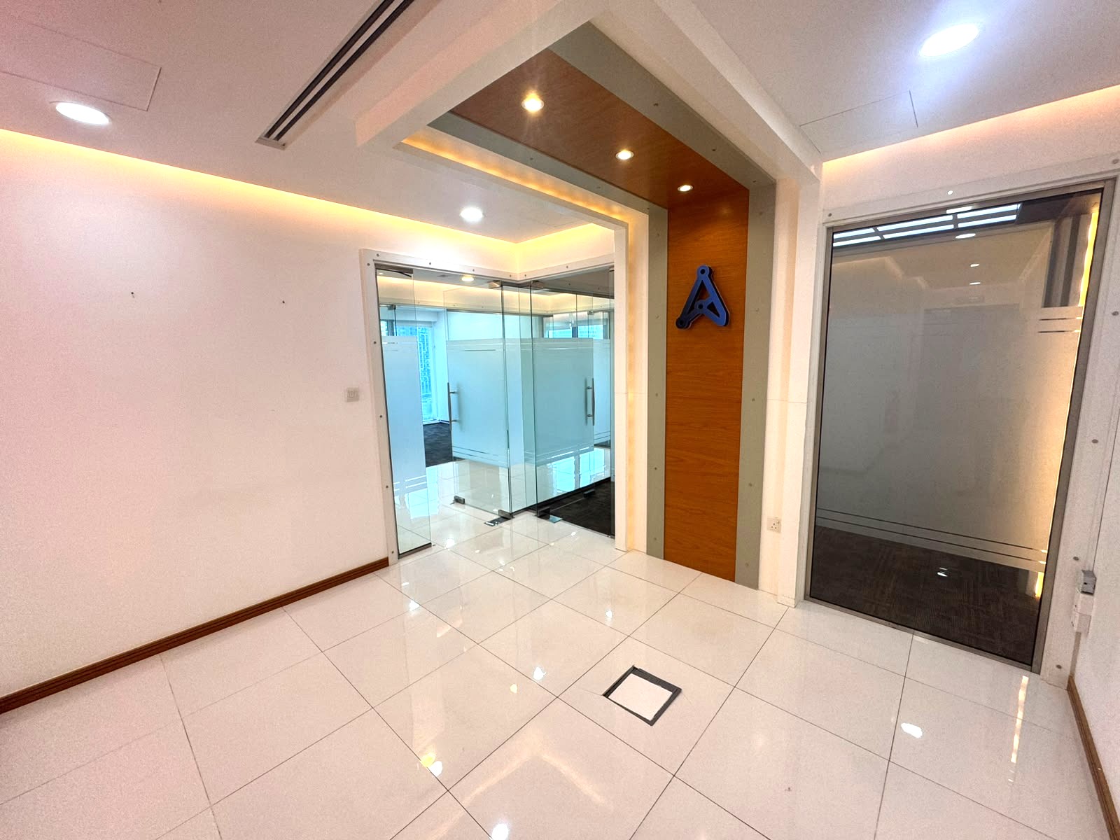 https://storage.engageplatform.ai/crc/properties/images/EP-0049158/kyQziAOpjKG5GDCrQK2tCxjlMBzNw1U3OPSLyN5N.jpg