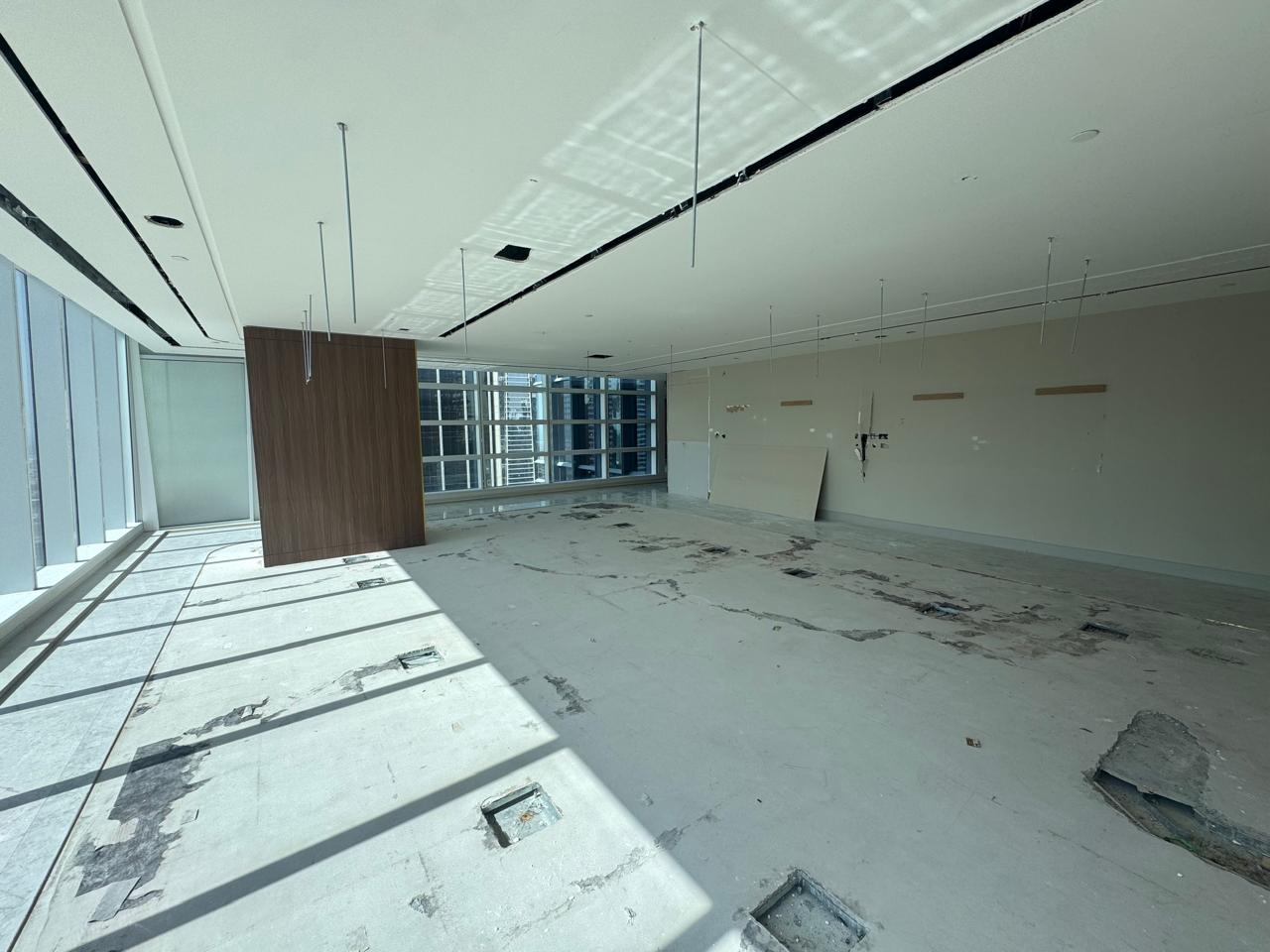 Premium Office | Vision Tower | 8 Parking