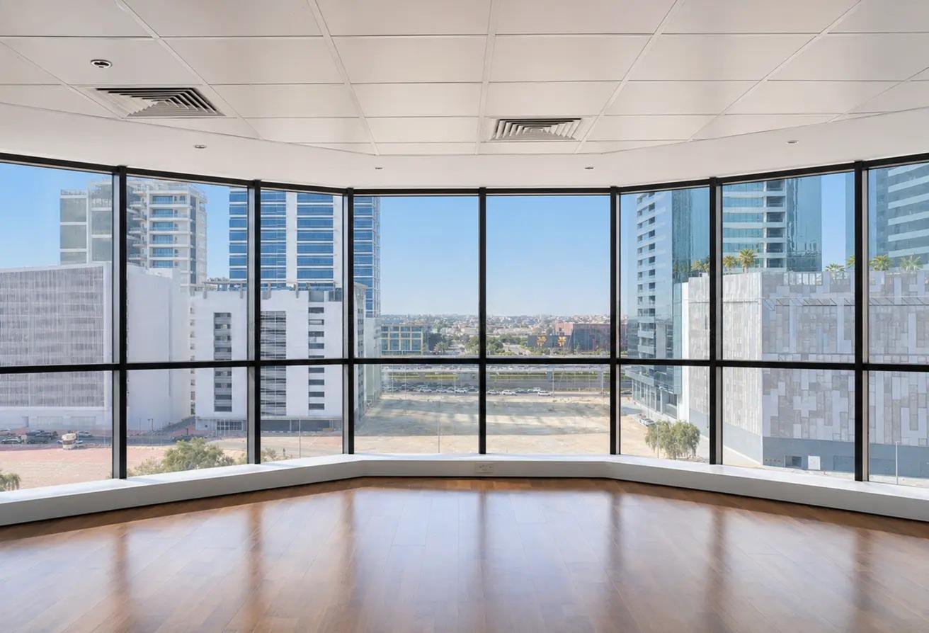 Fully Fitted | Near to Metro | Vacant