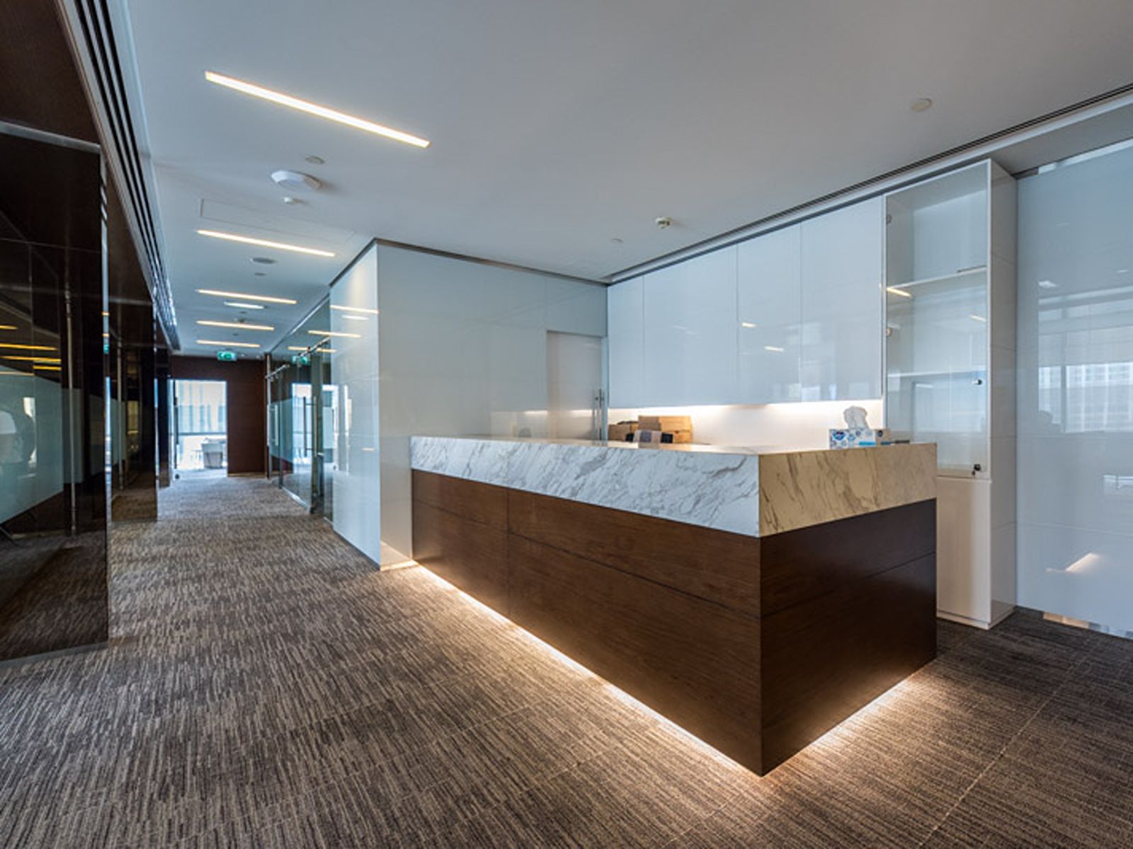 Skyline Views | Upgraded | 8 Parking | World-class