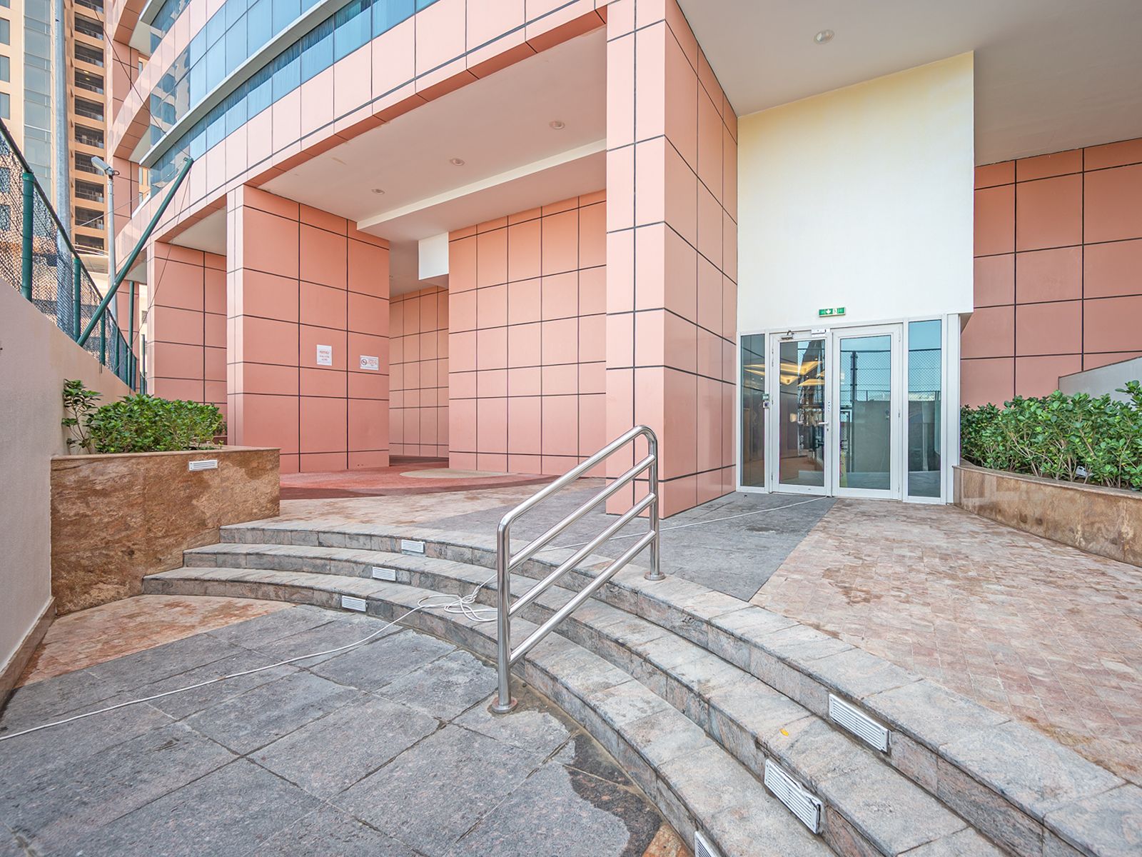 Fully Fitted | Vacant | LLC License