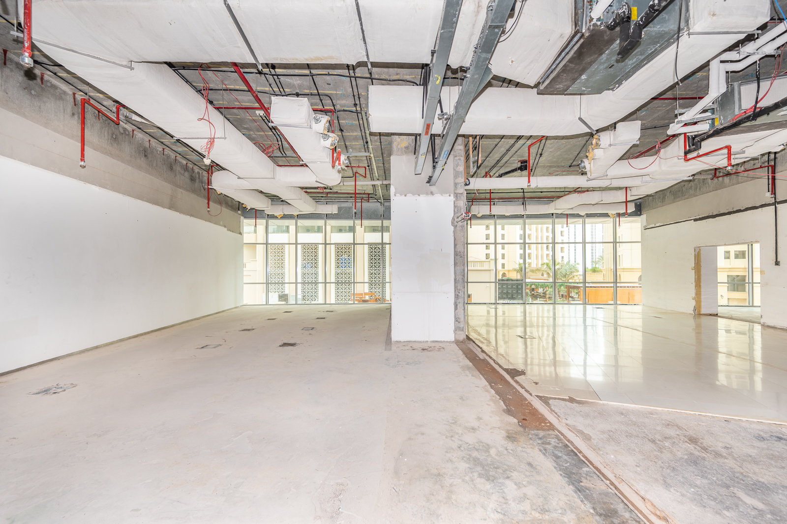 Retail for rent in Al Fattan Marine Towers at 2,370,879 AED per year