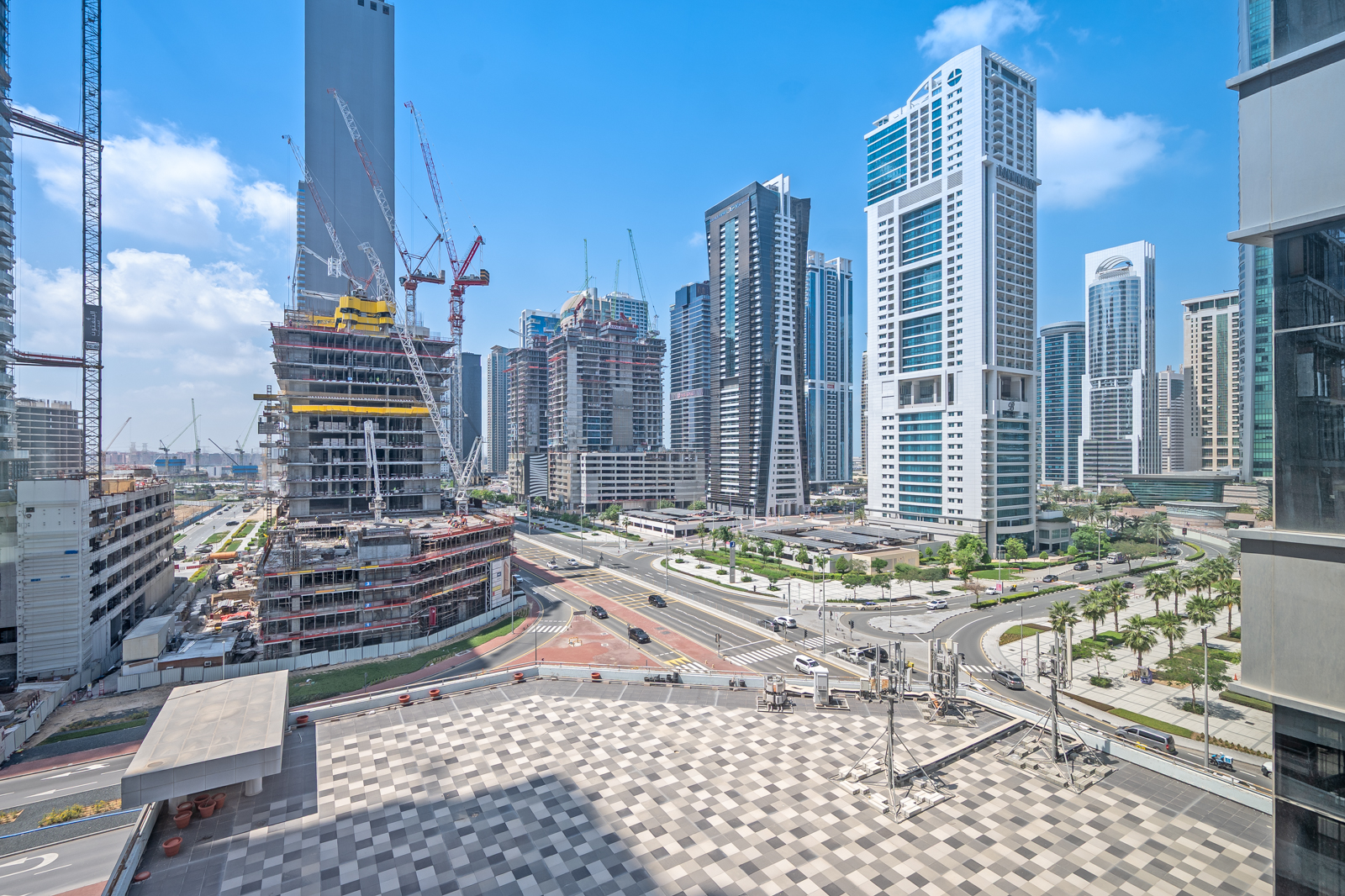 PREMIUM OFFICE SPACE | NEAR DMCC METRO | FITTED