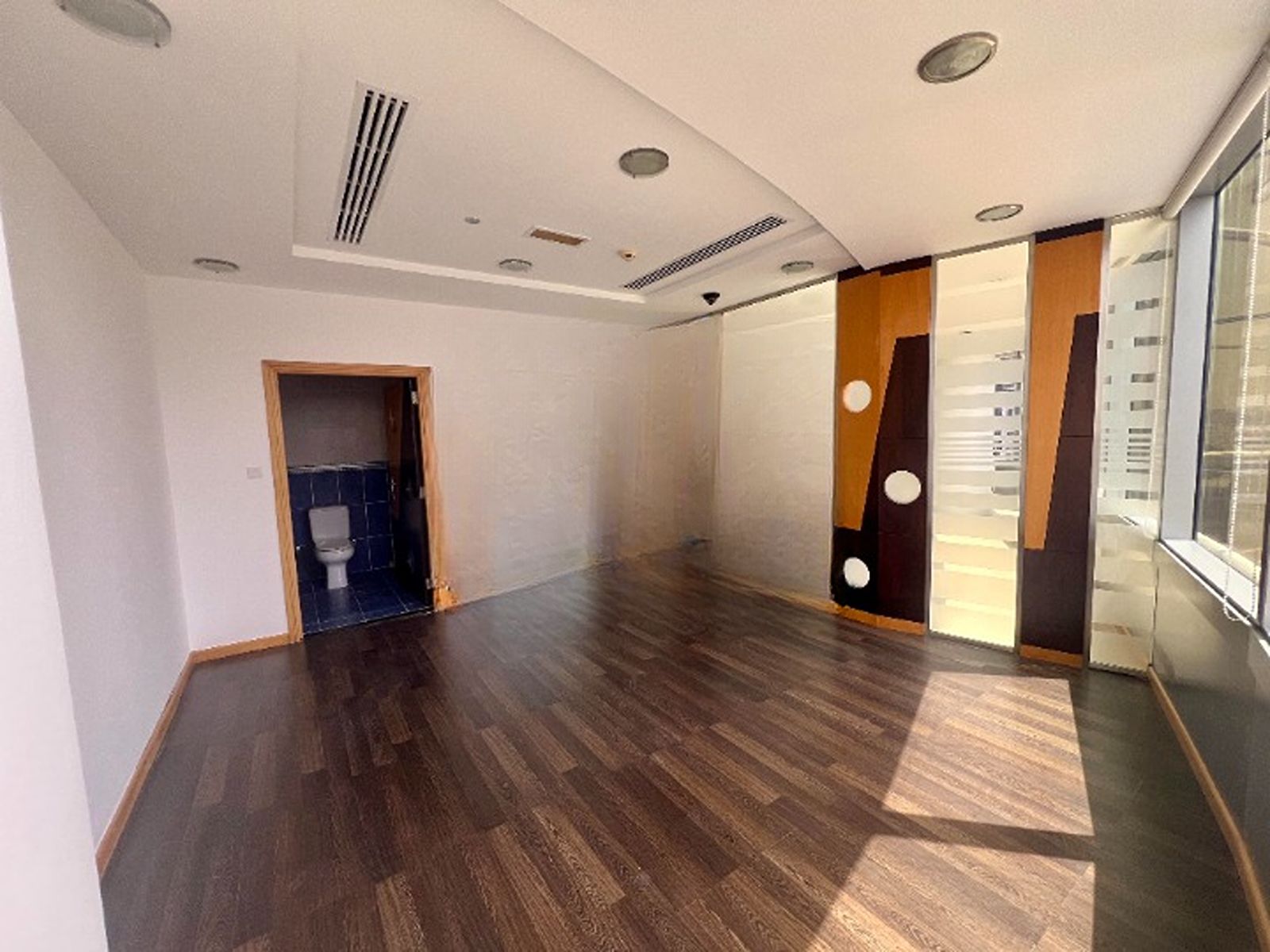 https://storage.engageplatform.ai/crc/properties/images/EP-0200334/sBoR6o1iGyhDO9kYlYyyHm4ry29MlQ0ufiPyhKbn.jpg
