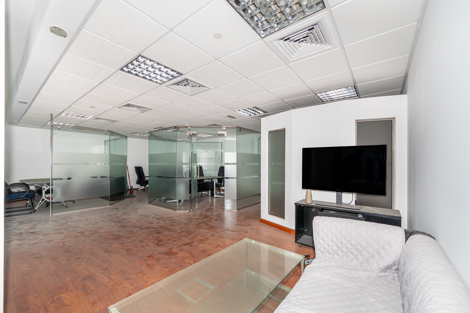 Vacant | Furnished | Prime building