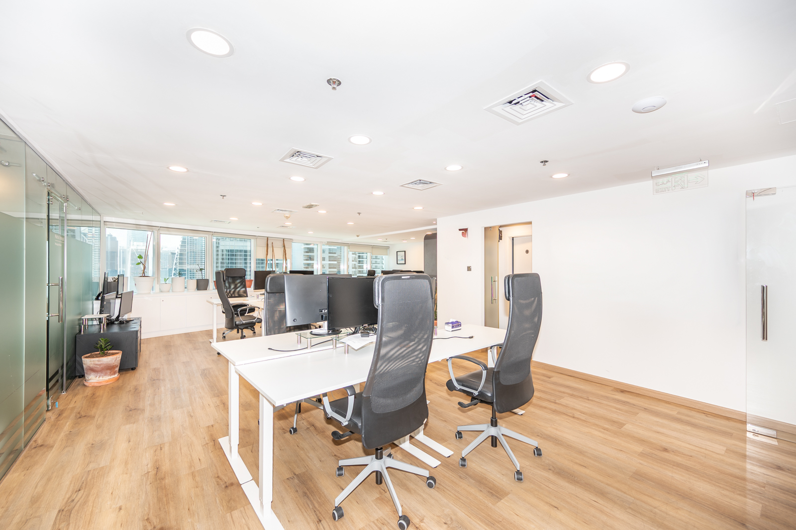Office for rent in One Lake Plaza at 215,000 AED per year