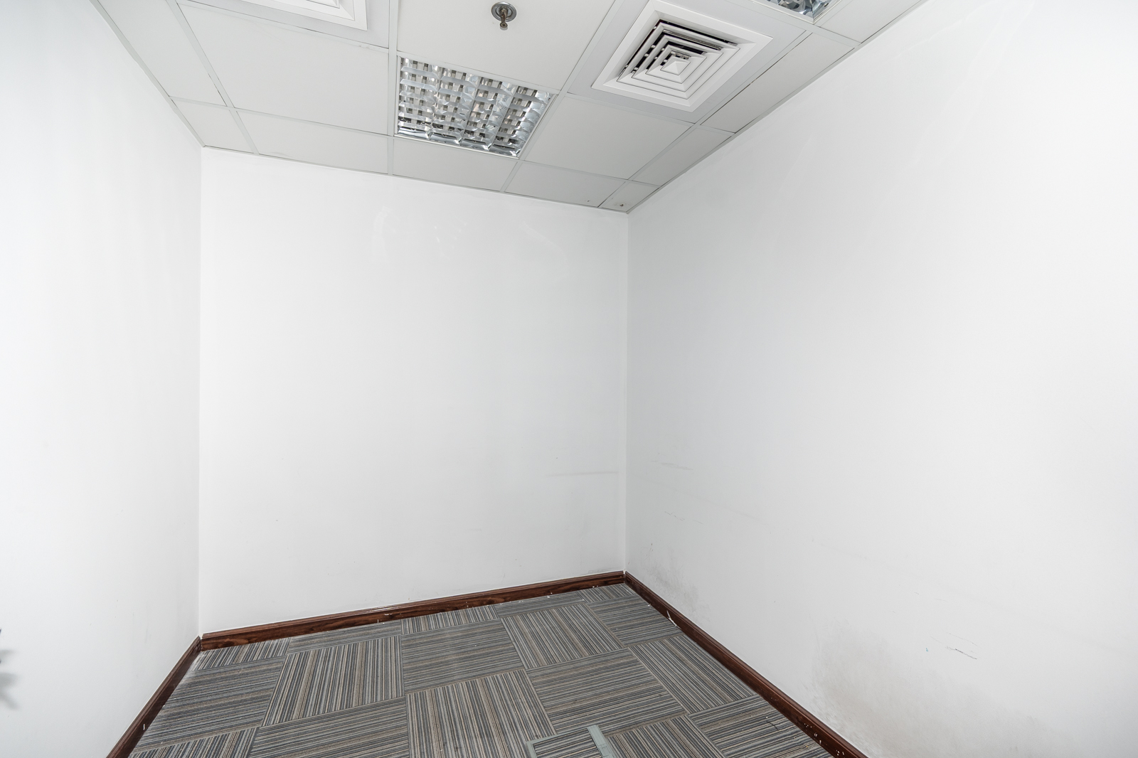 https://storage.engageplatform.ai/crc/properties/images/EP-0211574/SkMVQ6vUVcLIAWQ3GrG7N0RpftsuUoCoyINH0Sd6.jpg