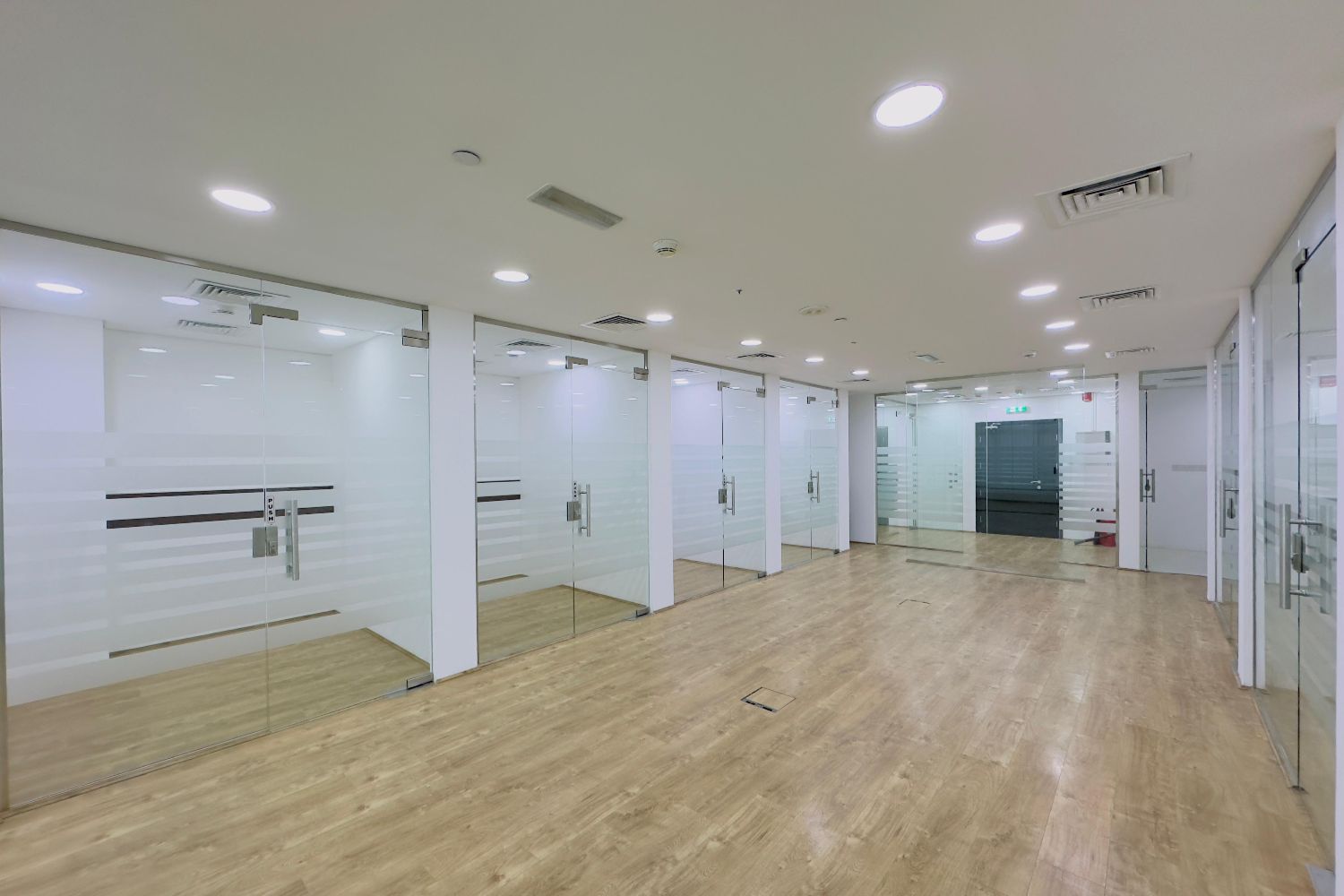 Office for rent in Grosvenor Business Tower at 285,000 AED per year