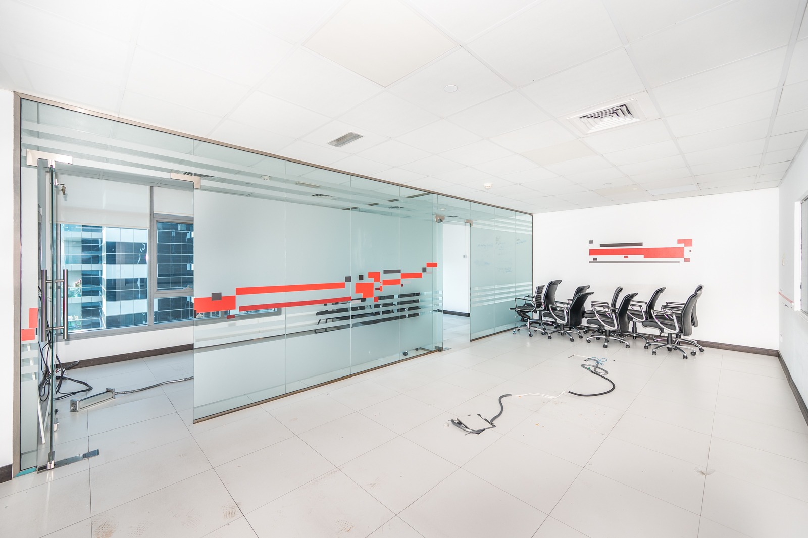 10 Parking Bay | Divided into 3 individual offices