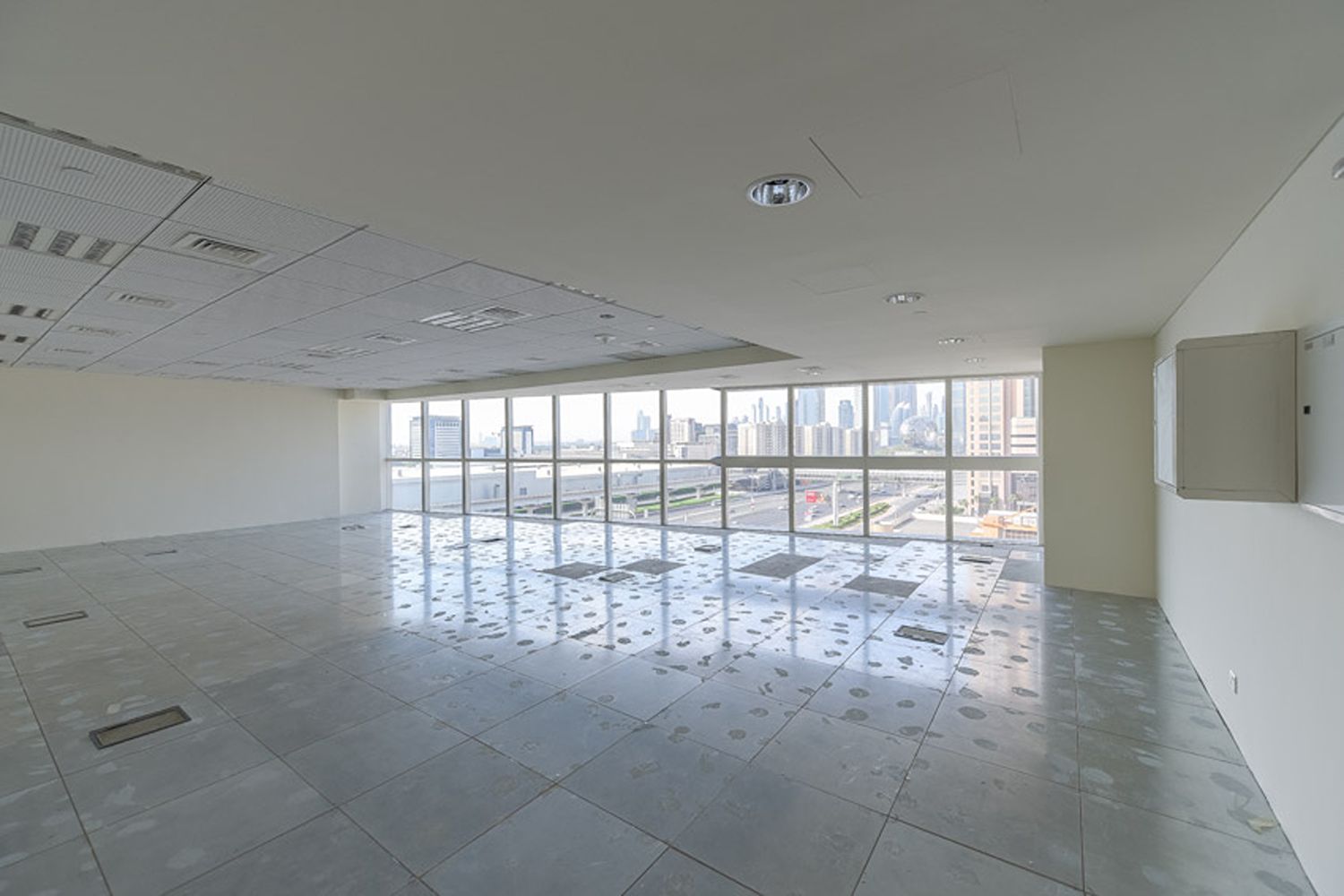 Vacant | Fitted | Close to Metro