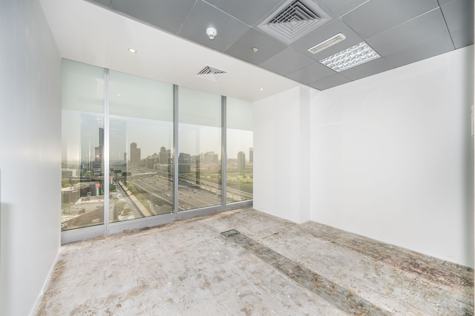 Fitted | Glass Partition | Near Metro | Road Views