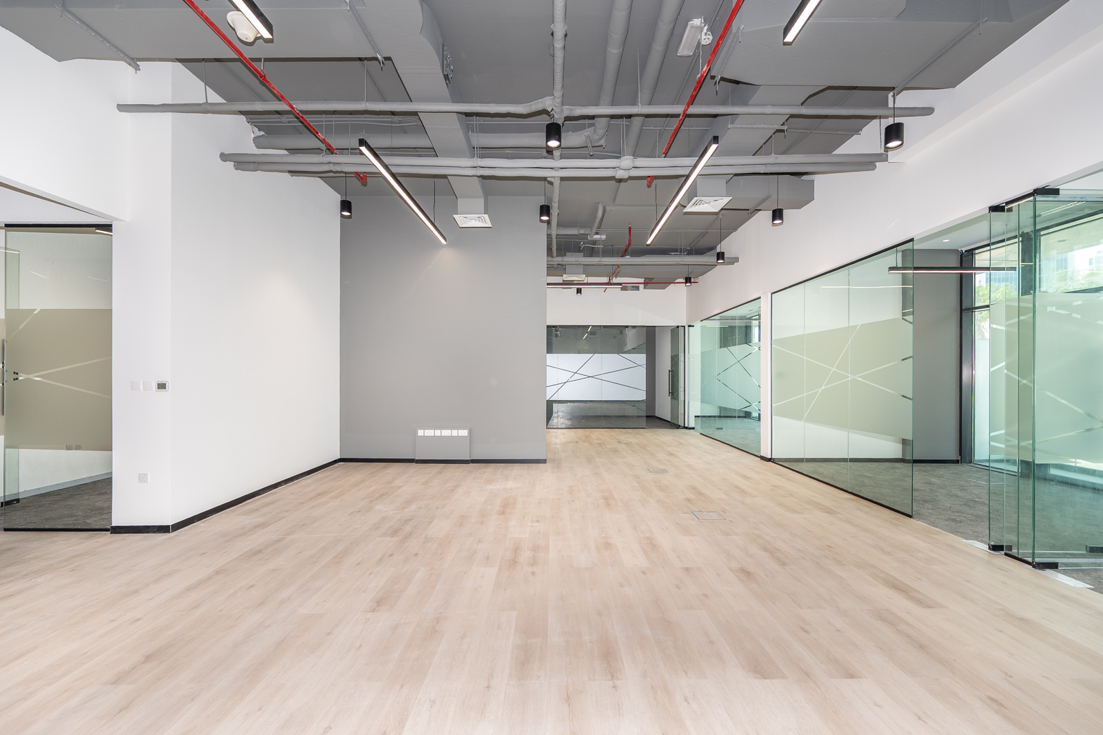 A Grade Tower | 7 Parkings | Great Quality