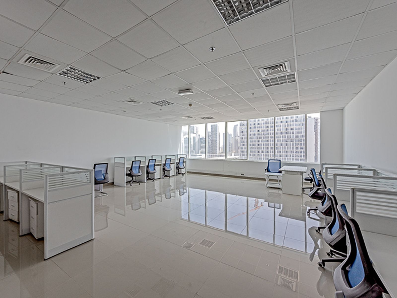 Vacant | Easy Access | 4 Cheques | No Traffic