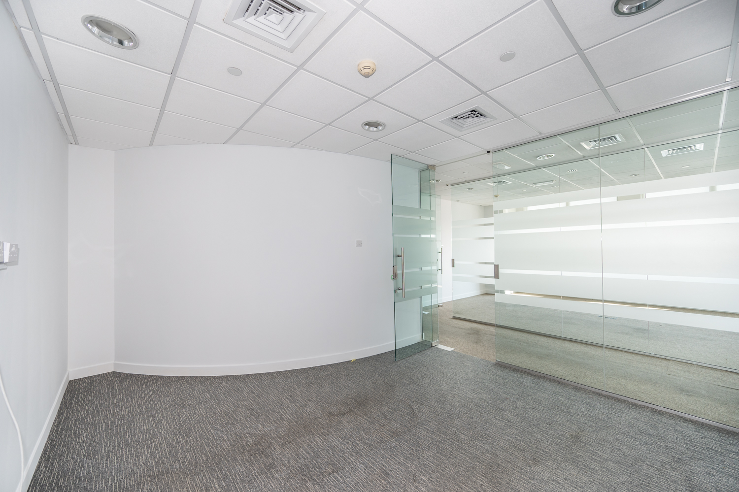 https://storage.engageplatform.ai/crc/properties/images/EP-1118821/iBFTnqGjKbWtDL5l7Kpmh67KwIvfAPg5imLEJKMt.jpg