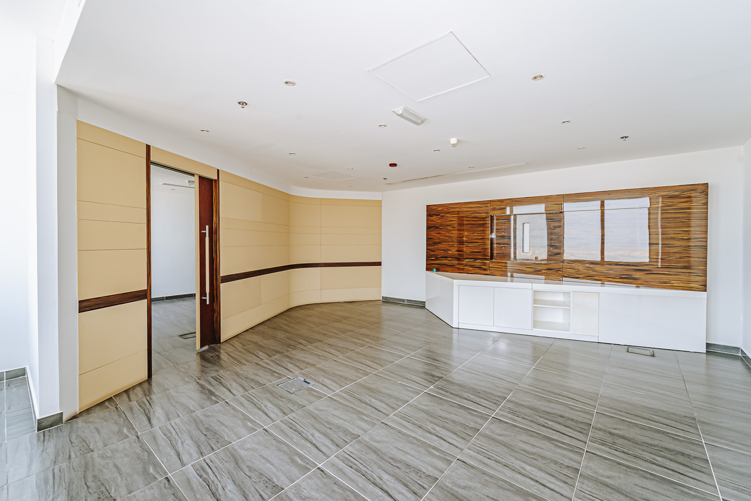 Fitted Office | DDA FZ License | Near Metro