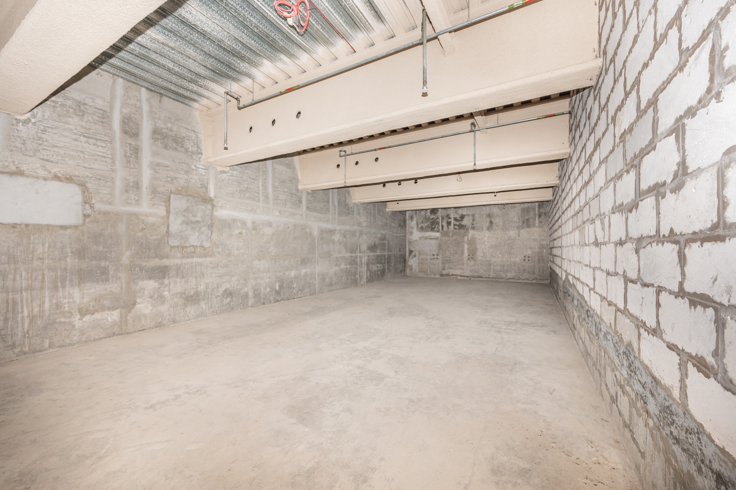 High Floor | Vacant Unit | Retail Space