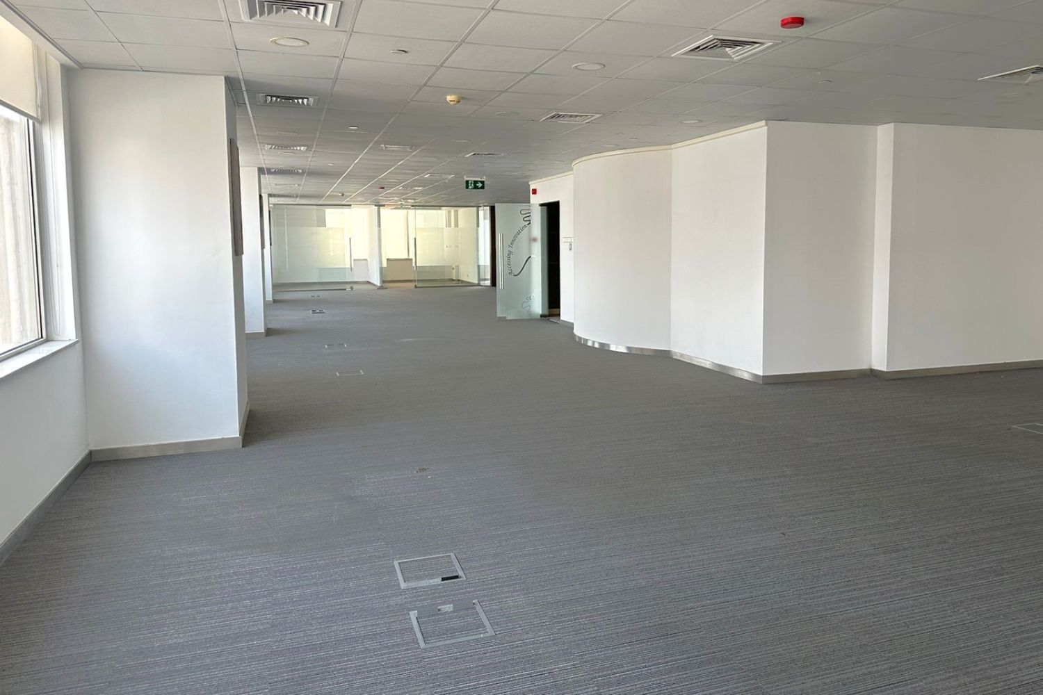 Chiller Free Office | Close To Metro | Sea View