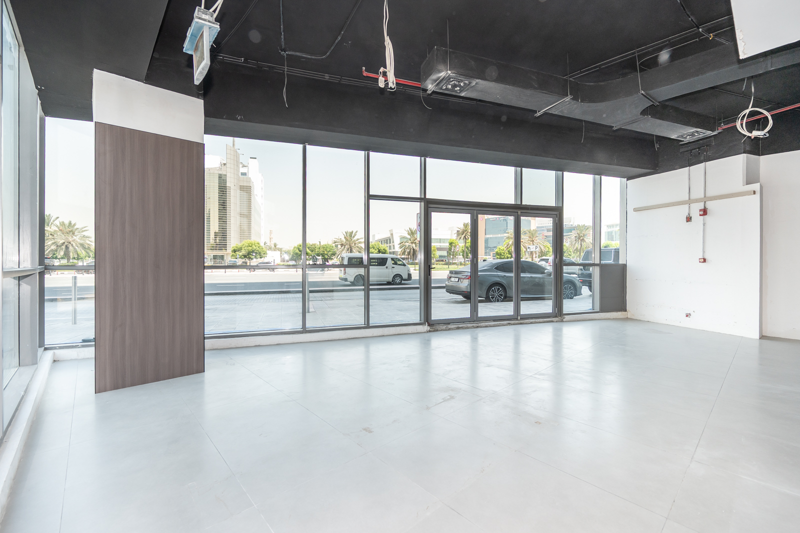 Fitted | With Partition Walls | Vacant