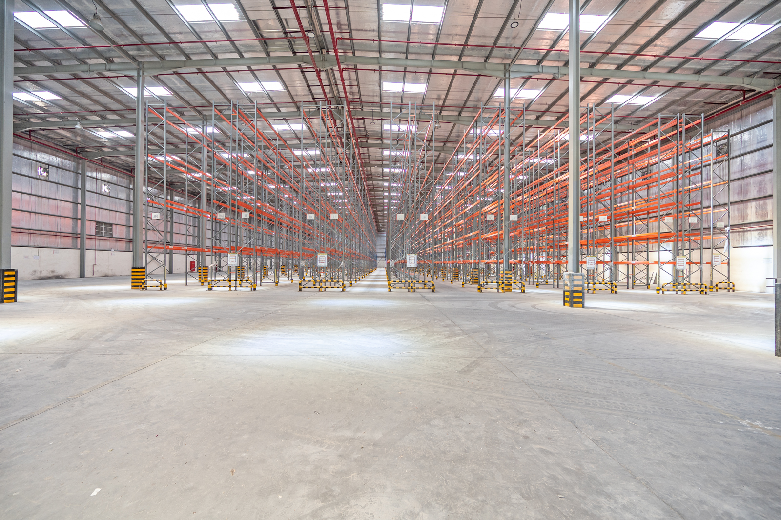 Height 11 meters | 105kW Power | 4 Loading Bays