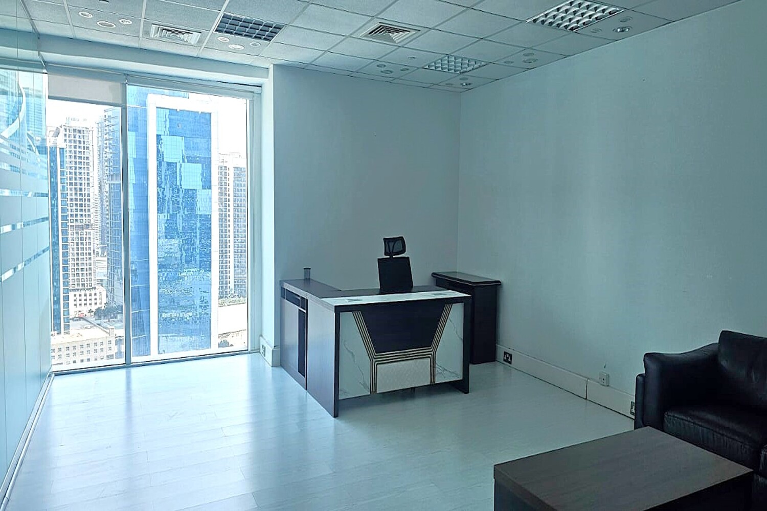 VACANT OFFICE I 1 MANAGER ROOM I BUSINESS BAY VIEW