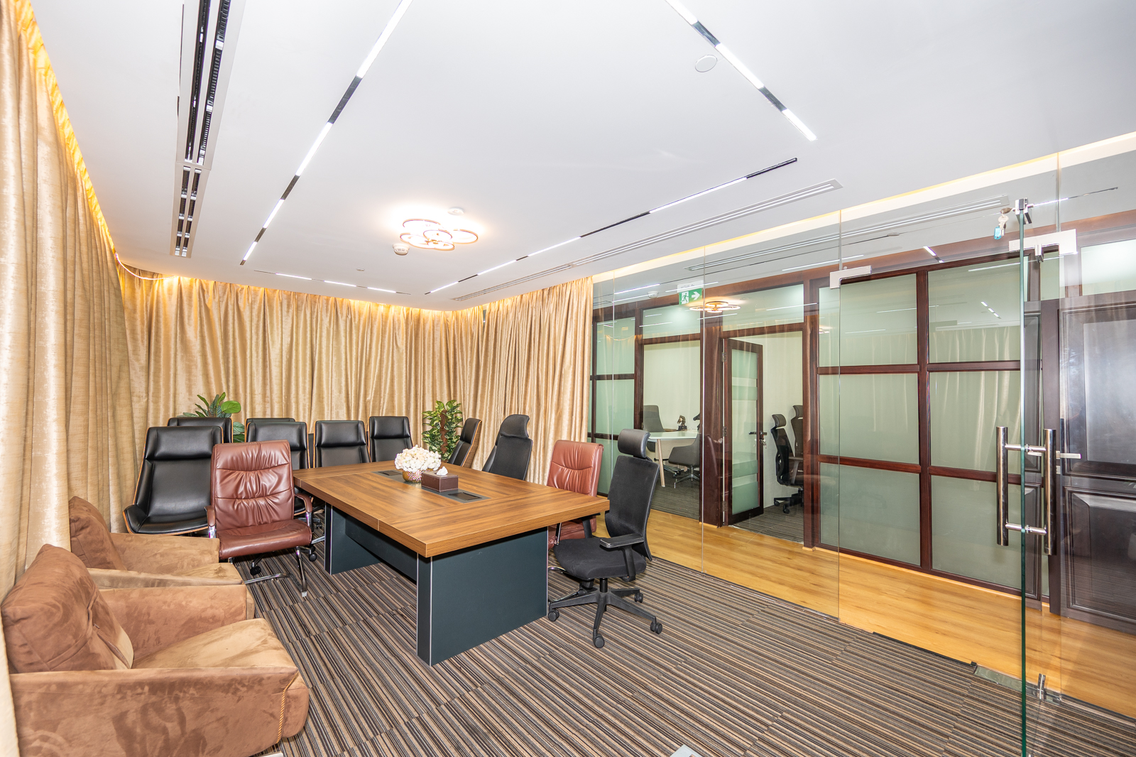 Vacant | Fitted Office | 3 Parking Bays