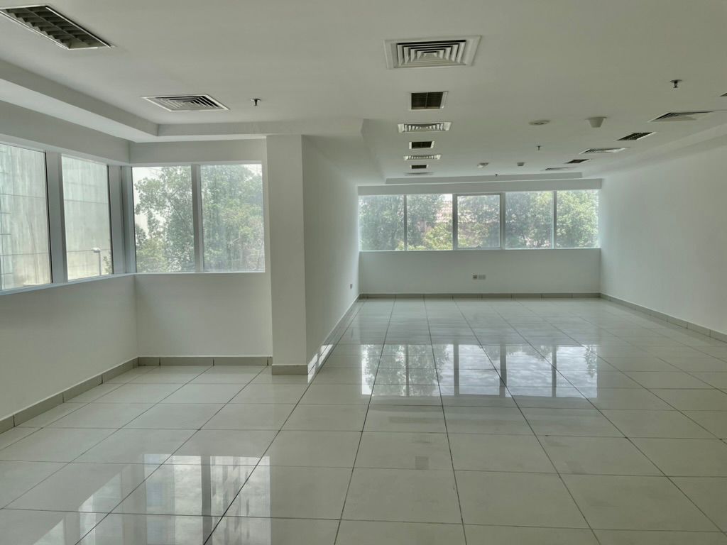 Office for rent in Yes Business Centre at 133,000 AED per year
