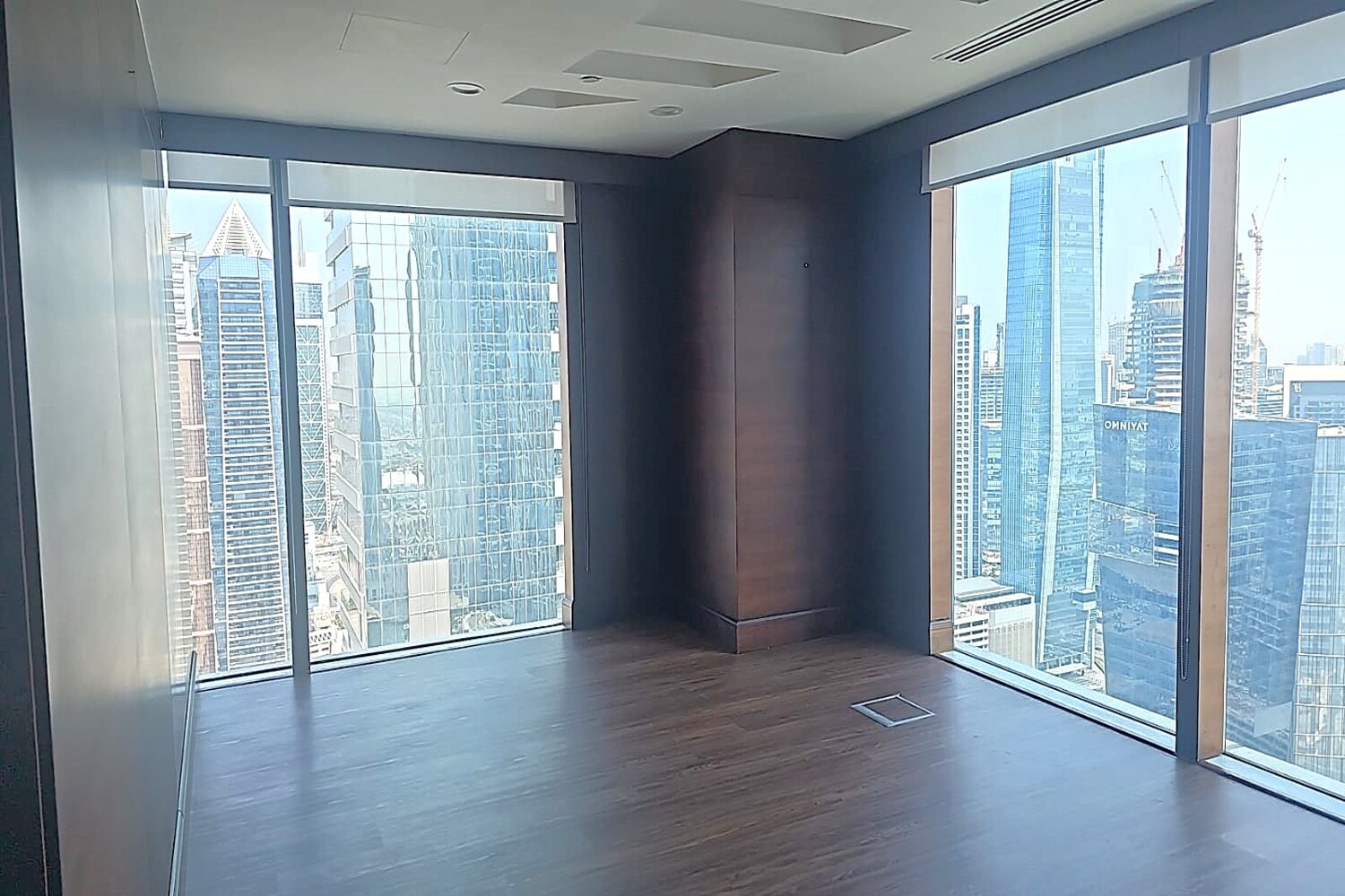 Office for rent in Single Business Tower at 377,000 AED per year