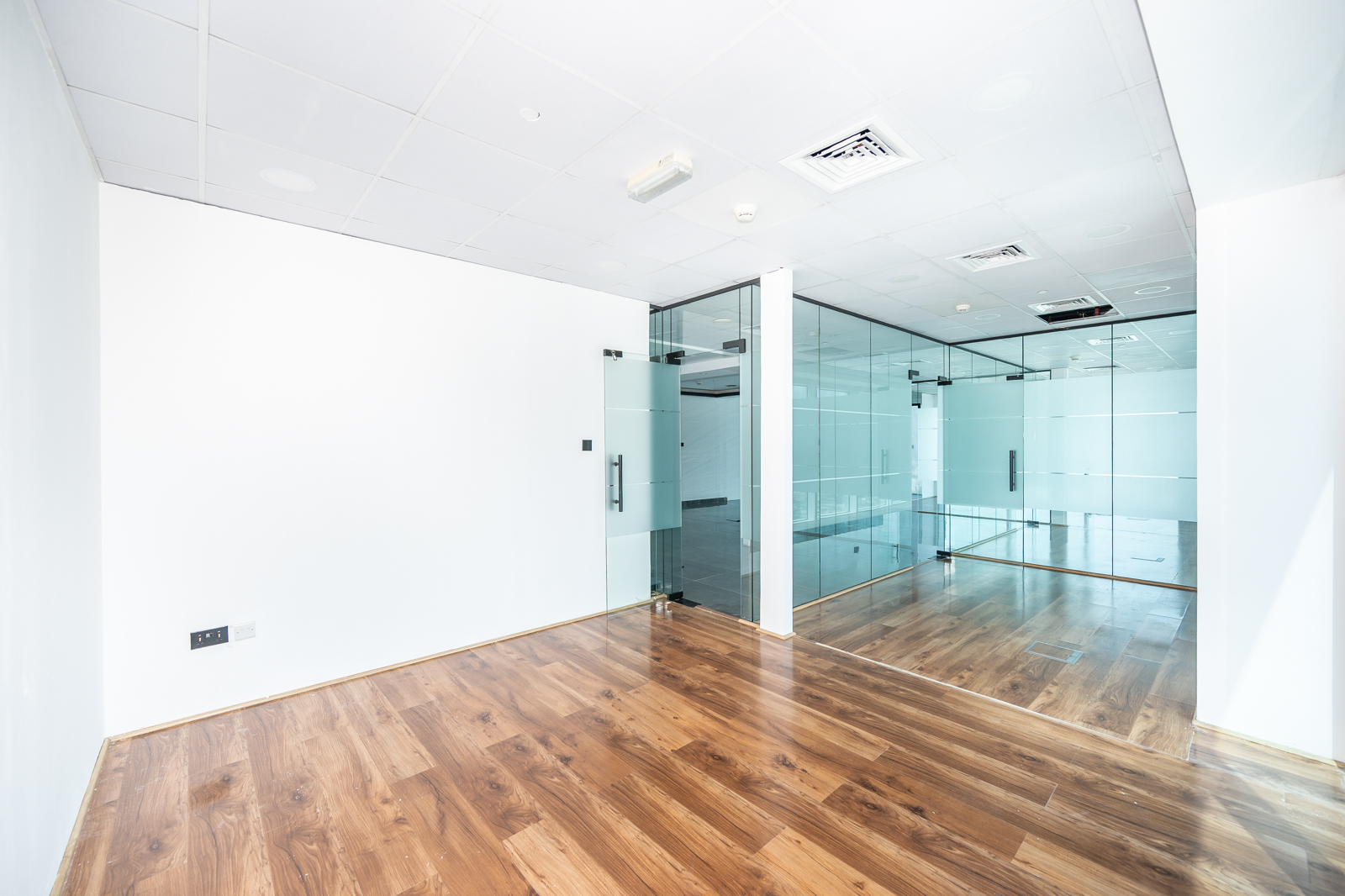 https://storage.engageplatform.ai/crc/properties/images/EP-1528295/7Z1E0y5P5ezB97PIJU3kySZAOQRvBF1OLEhA9OPV.jpg