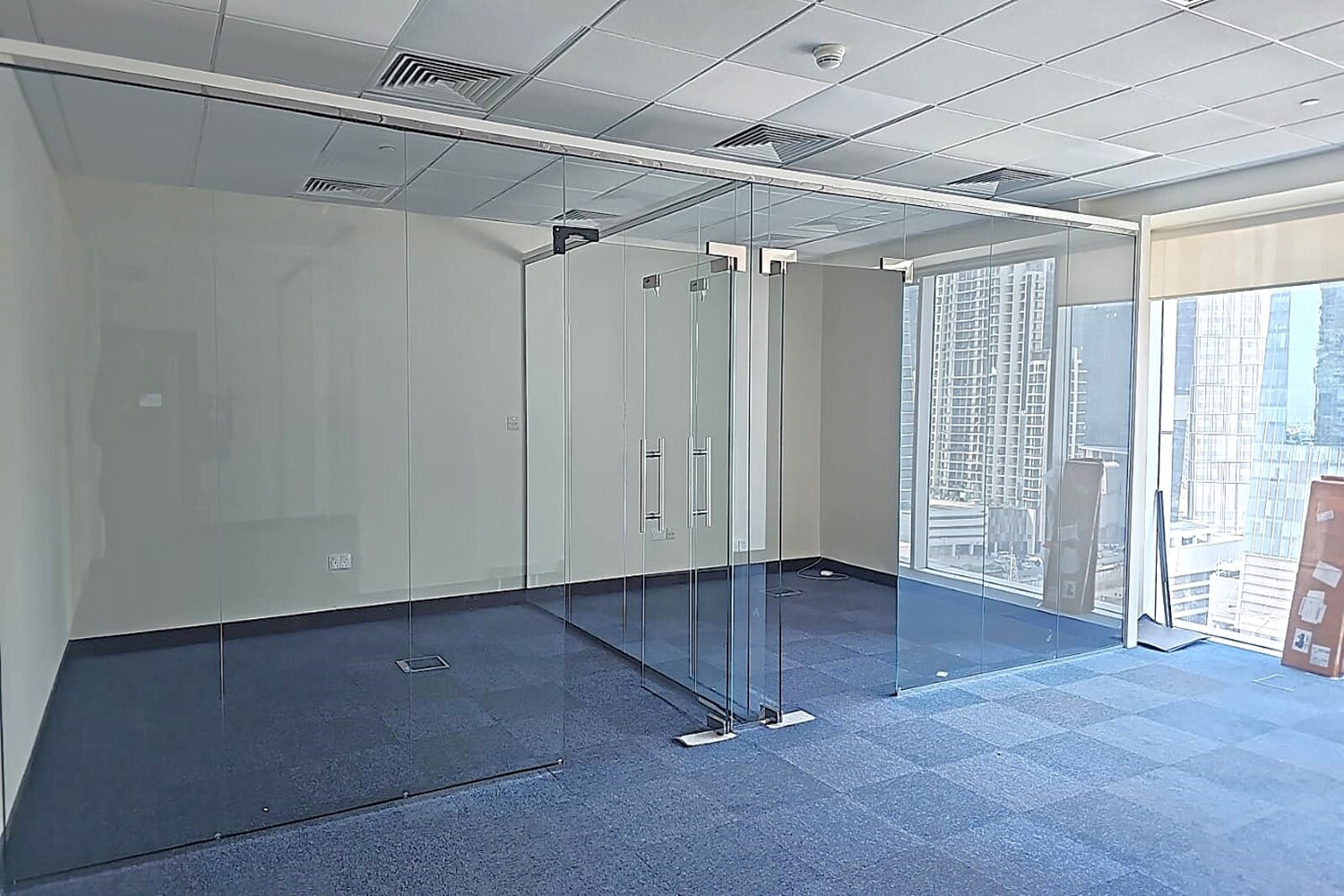 3 Cabins | Fitted Office | 1 Parking Space