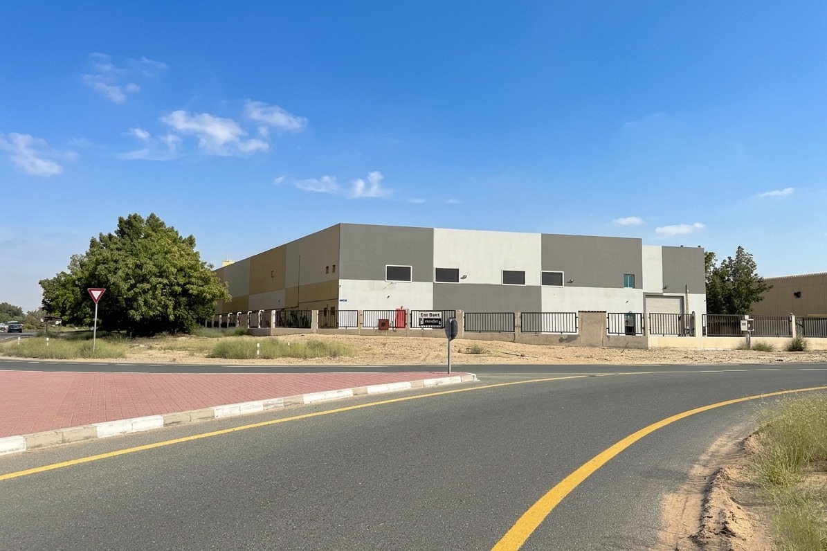 Warehouse for rent in Phase 1 at 1,900,000 AED per year