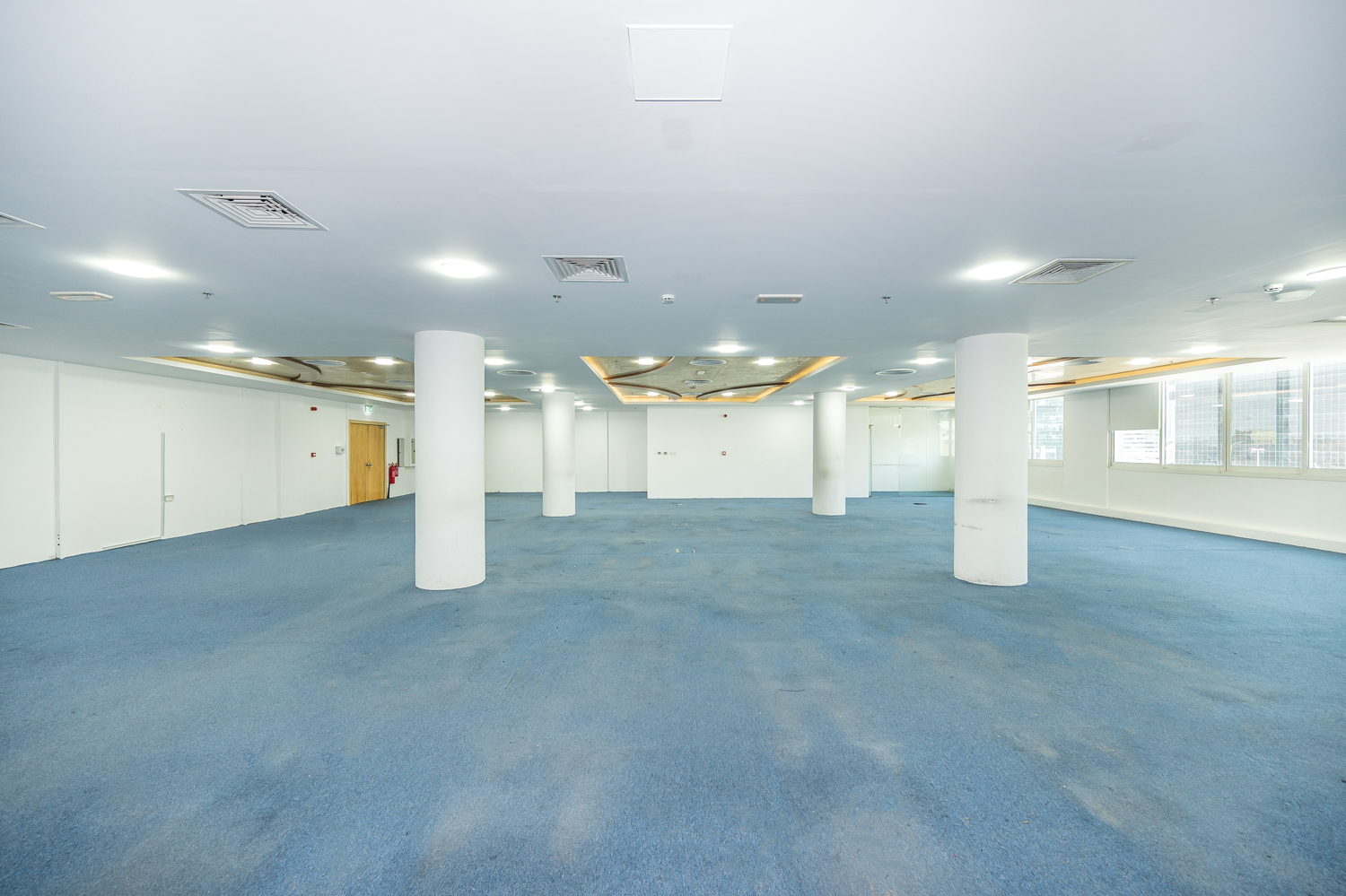 Vacant | Fitted Office | DMCC License Only
