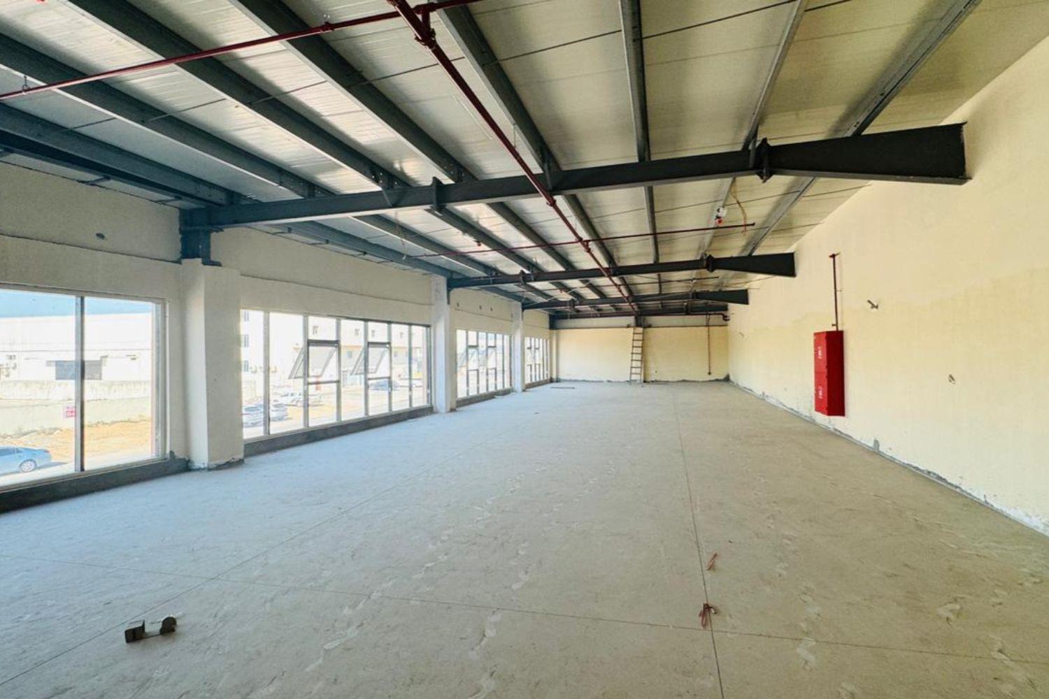 Showroom for rent in Umm Al Thuoob at 876,660 AED per year