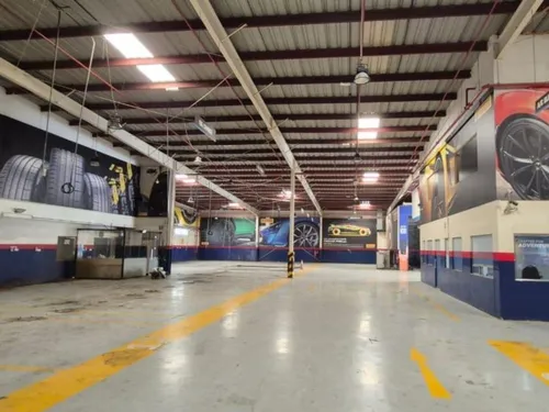 Road Facing | Car Service Center | 250KW Power