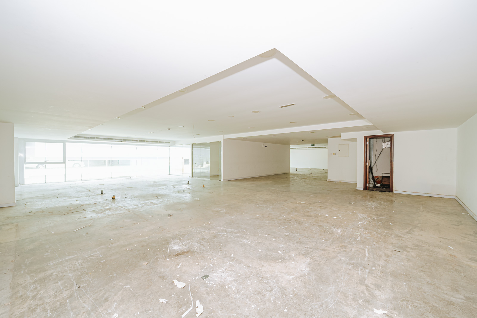 Internal Showroom | High Ceiling | Parking