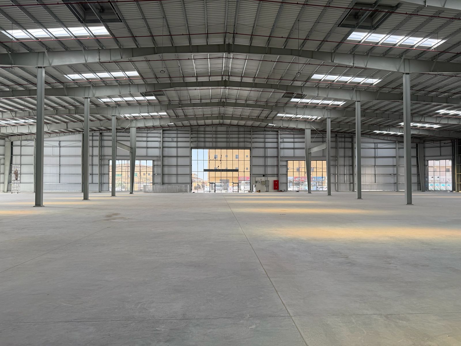 Warehouse for rent in Umm Al Thuoob at 2,000,000 AED per year