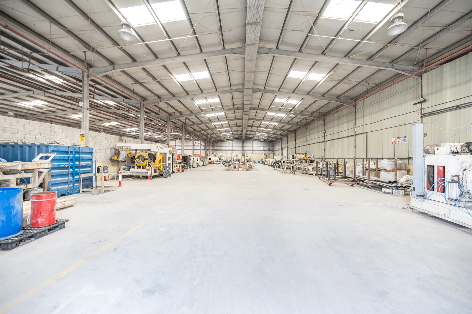 Warehouse for rent in Mussafah Industrial Area at 2,800,000 AED per year