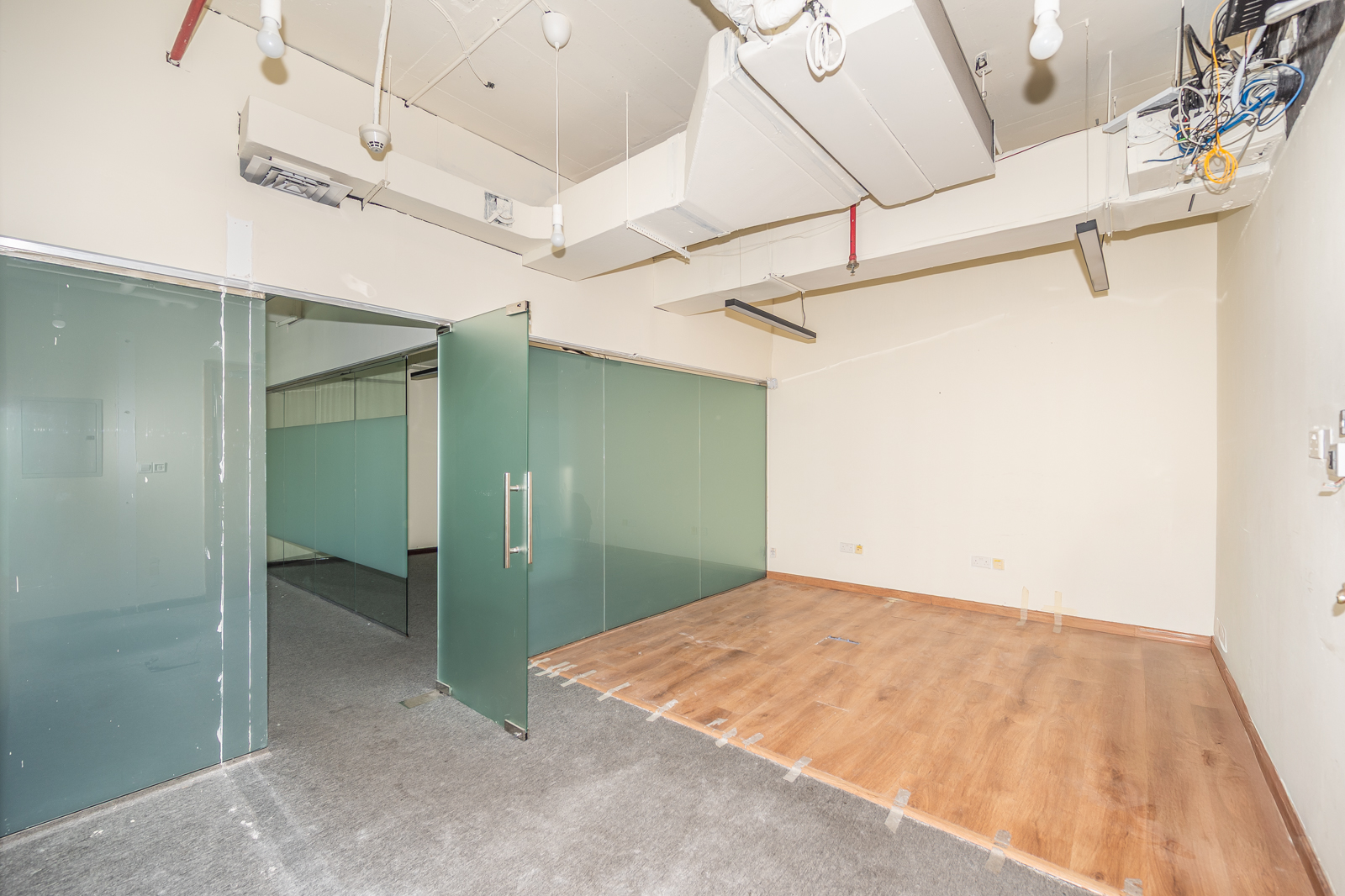 Fitted | Canal View | 2 Parking | High Floor