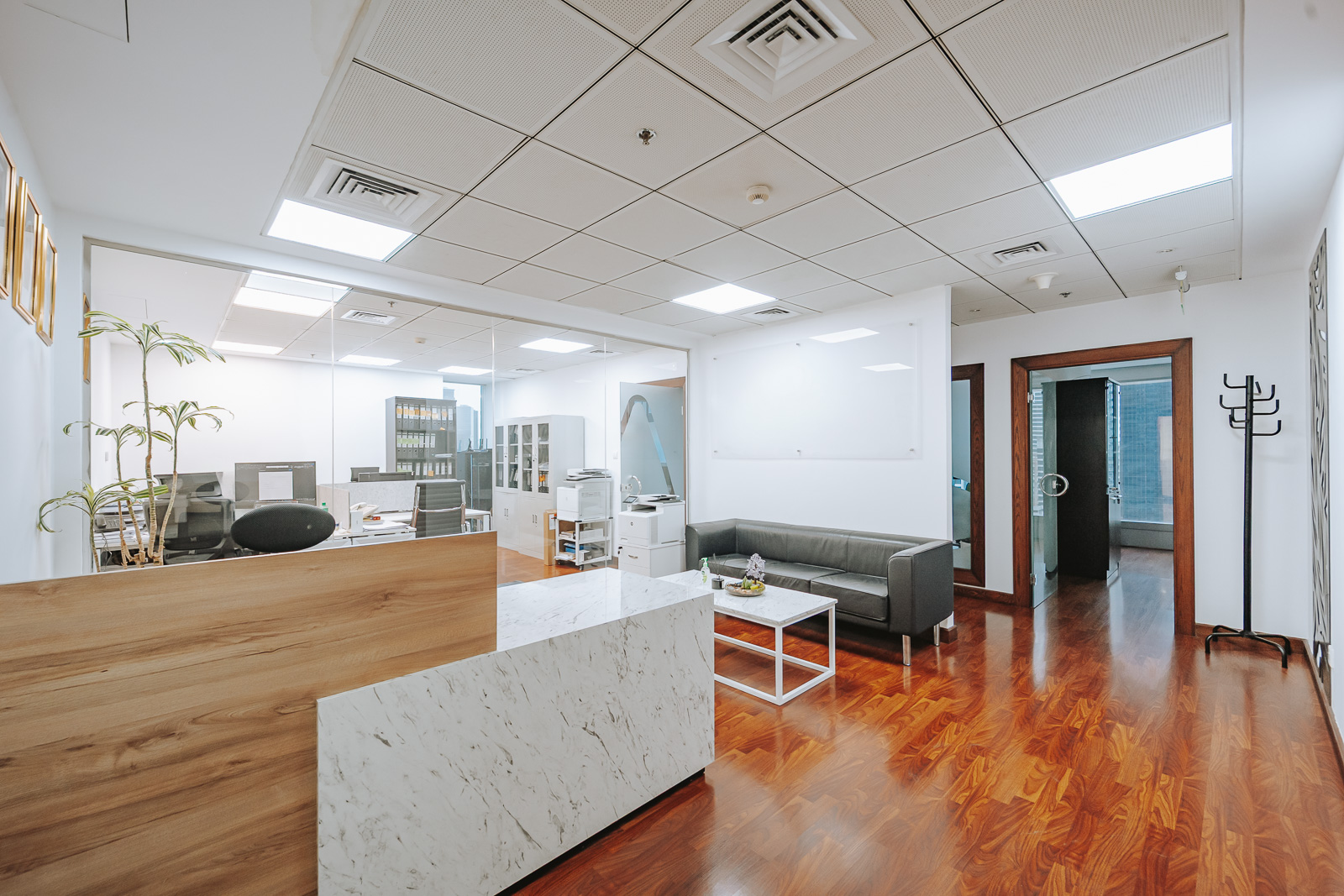 Fitted Partitioned | Corner Unit | Lake View