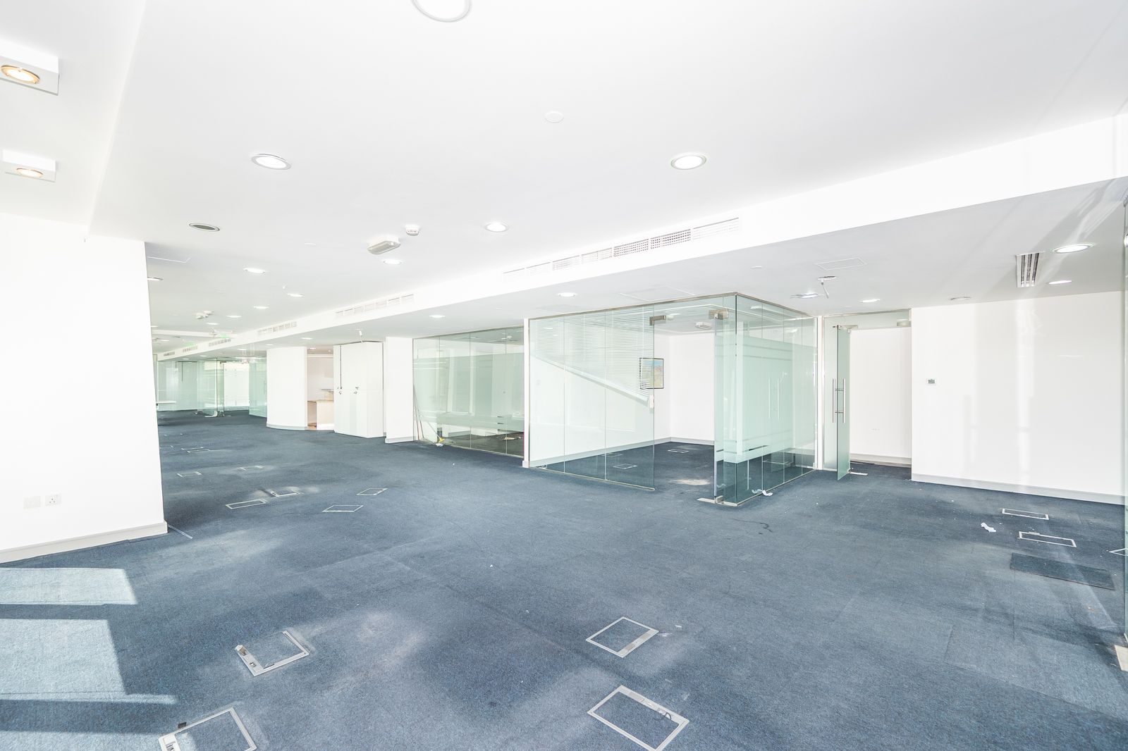 Office for rent in One By Omniyat at 1,200,000 AED per year