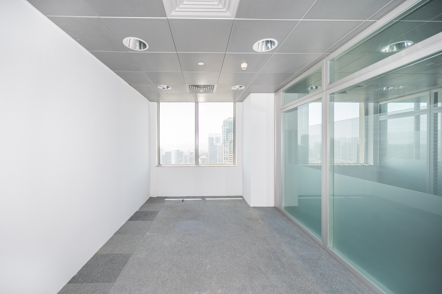 VACANT OFFICE | DED LICENSE | NEAR METRO