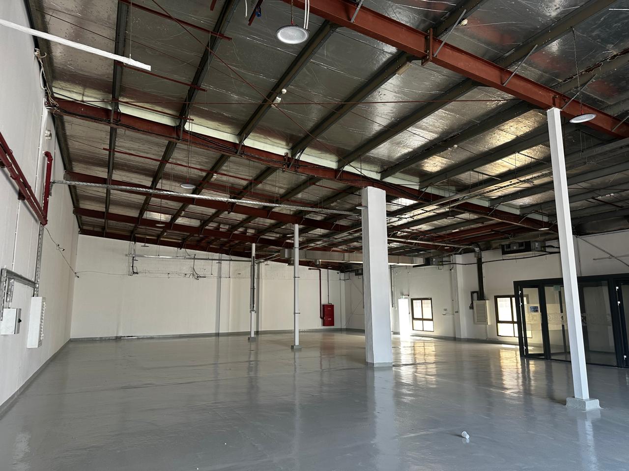 Warehouse for rent in Jebel Ali Industrial 1 at 125,000 AED per year
