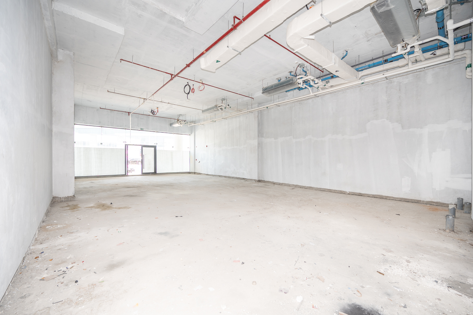 Retail for rent in Al Garhoud Business Center at 310,000 AED per year