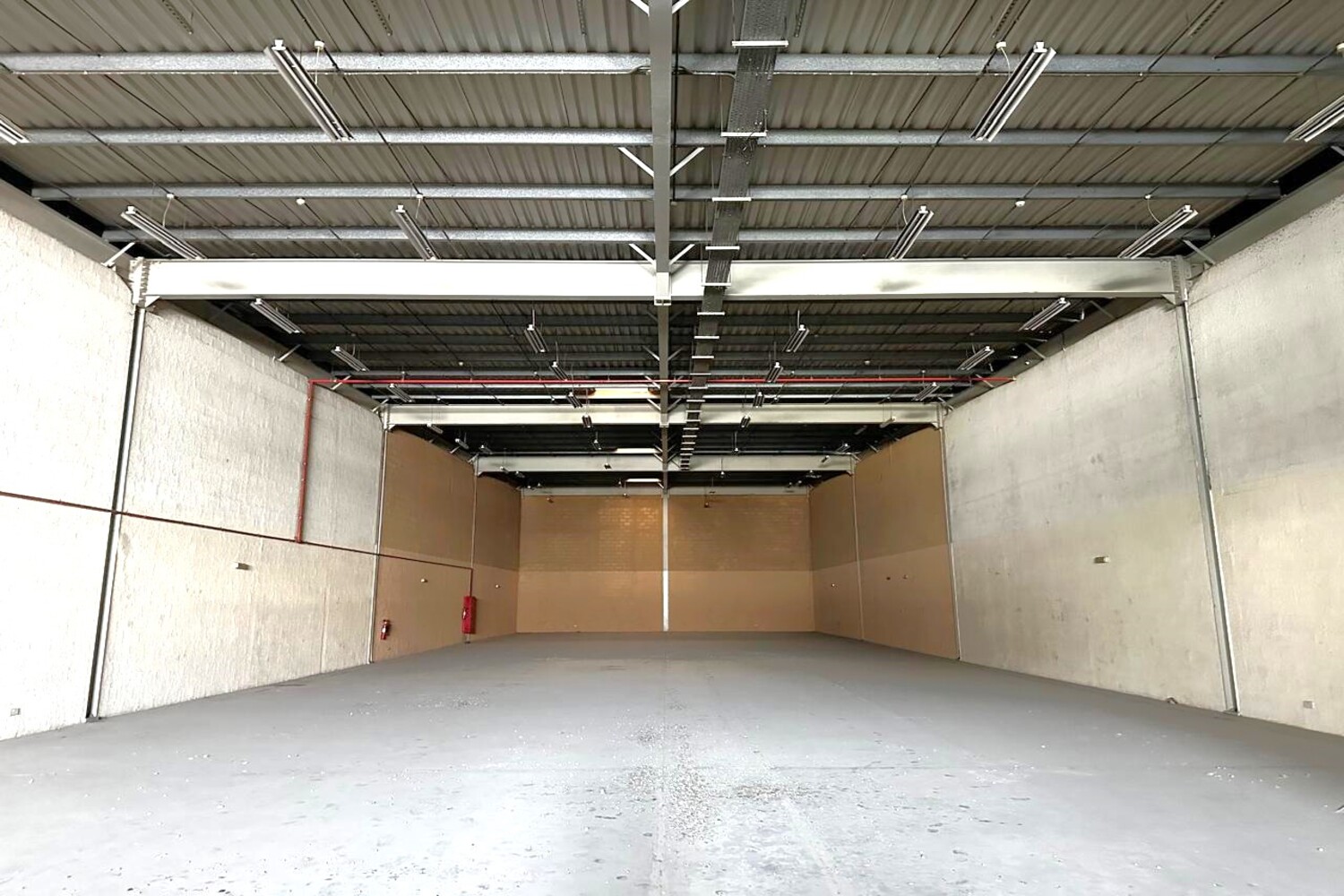Warehouse for rent in Ras Al Khor Industrial 1 at 80 AED per year