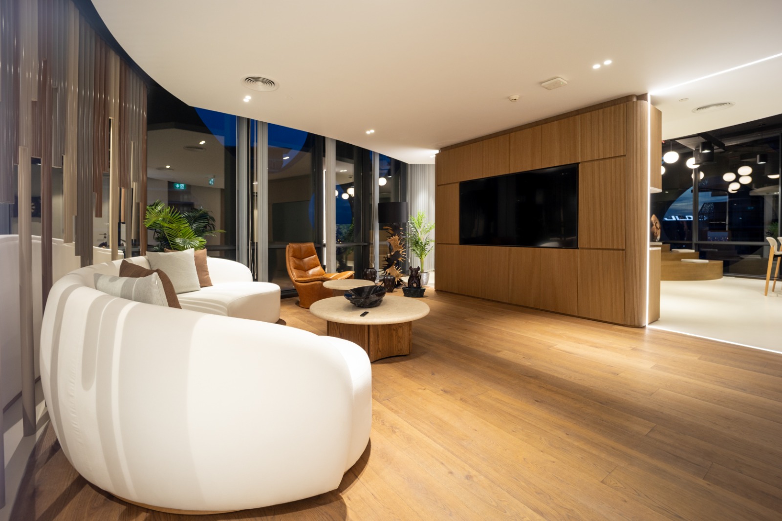 Office for rent in O14 at 2,200,000 AED per year