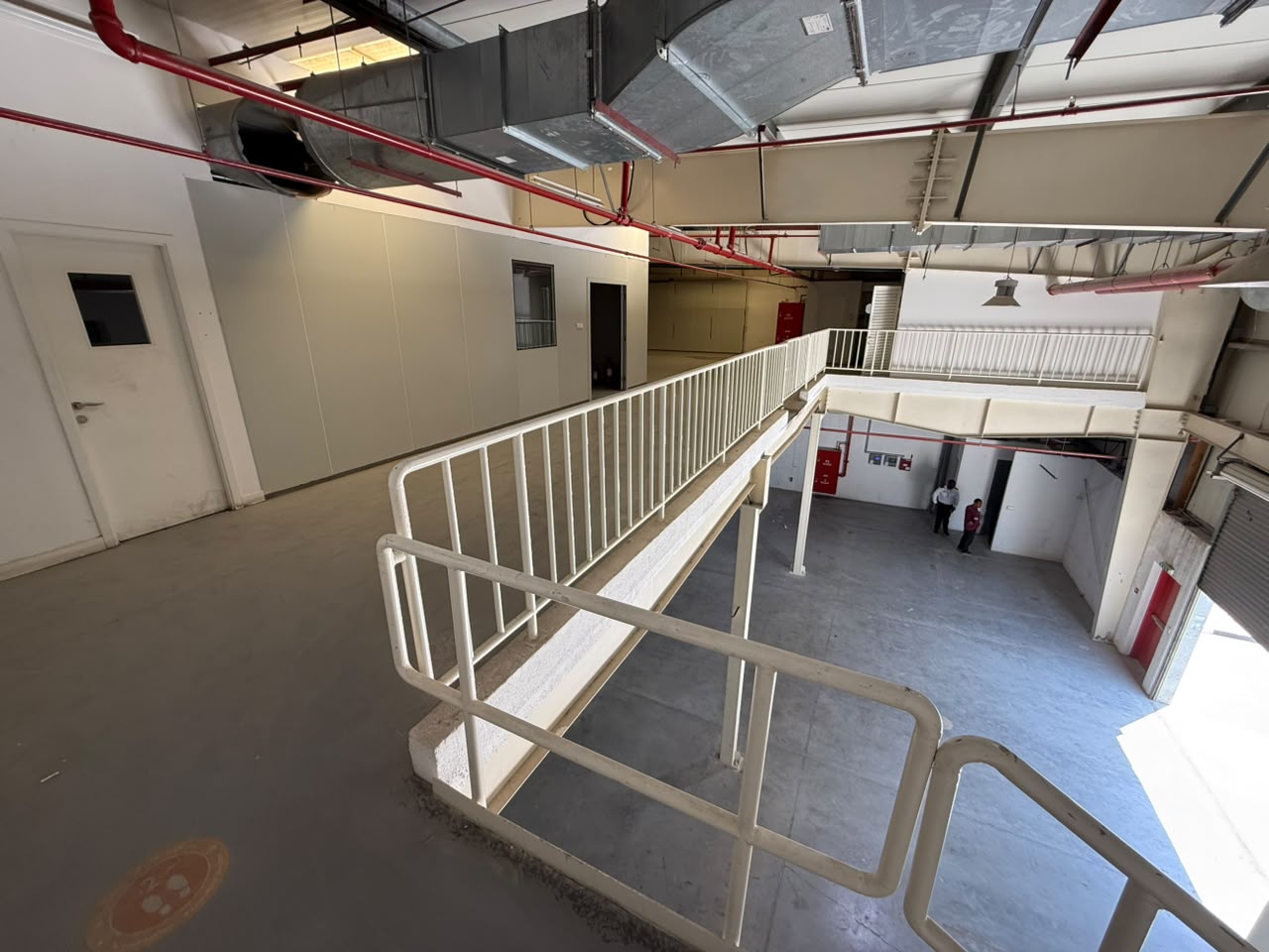 Mezzanine | Power 172kW | 1 Roll up Shutter Door