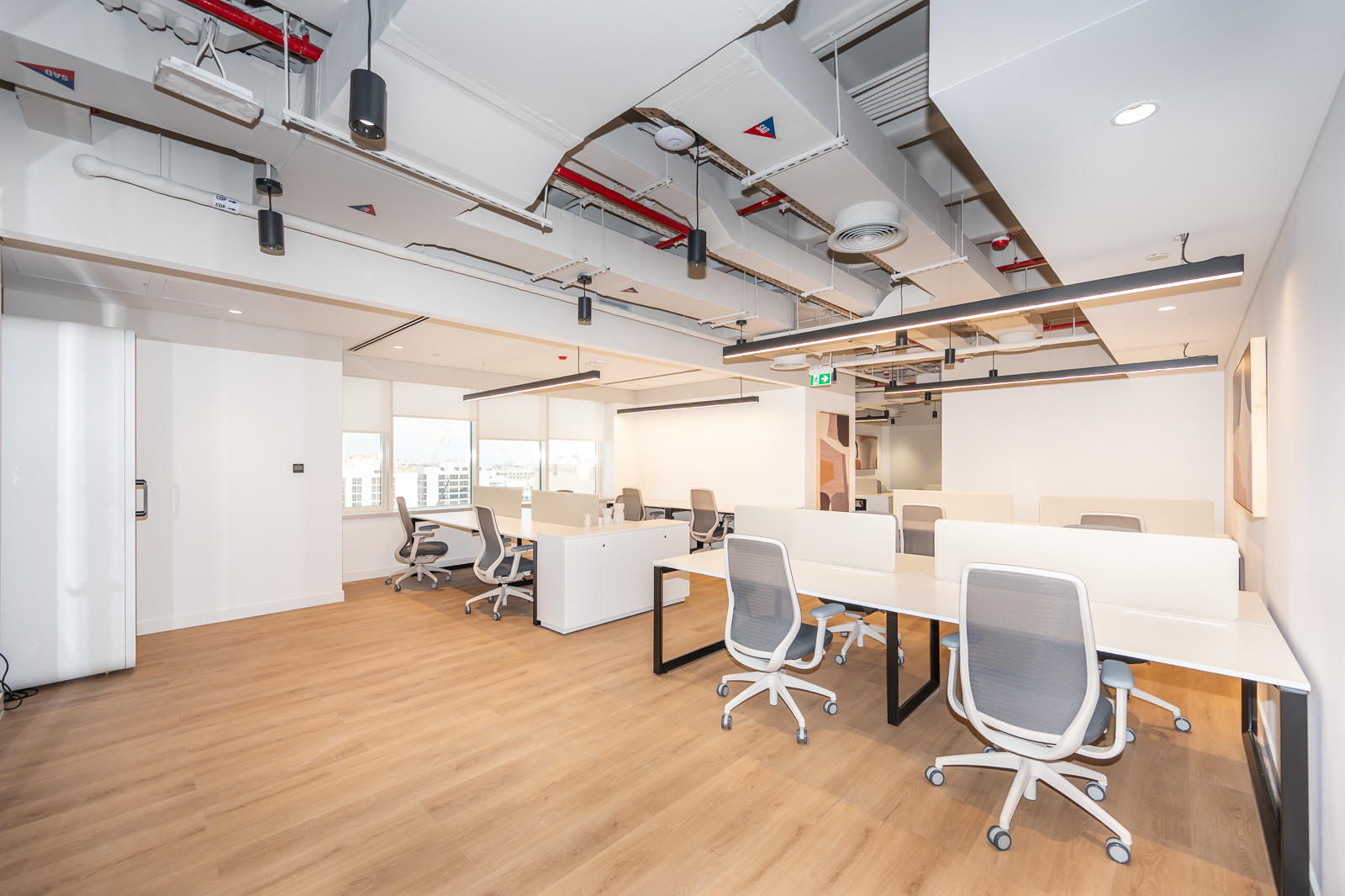 Plug & Play | Newly Refurbished | Near Metro