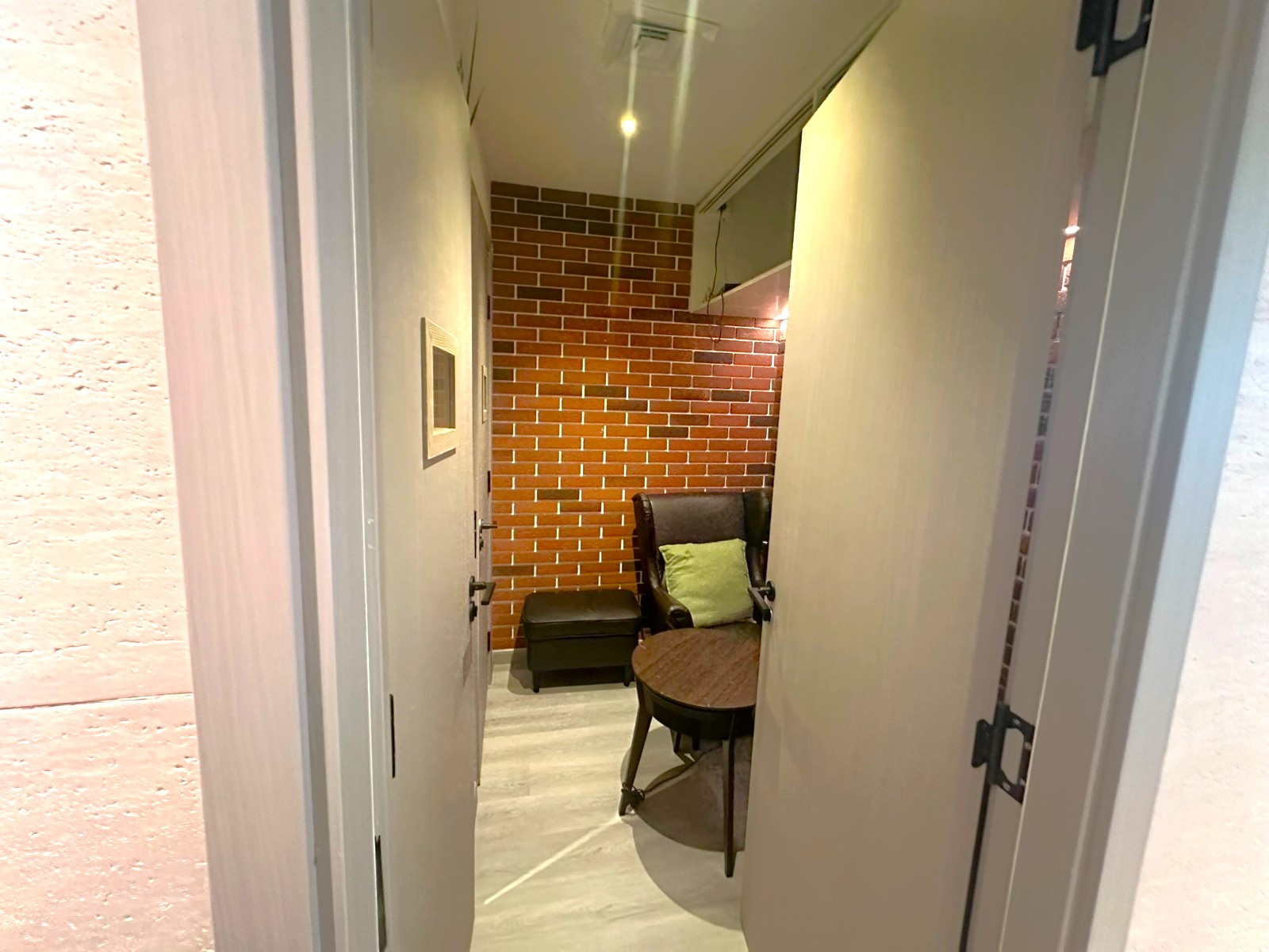 https://storage.engageplatform.ai/crc/properties/images/EP-1639500/UBUJtbP7sTq0TZYe7Ad2uq5MZl0Ccd3d2PqOnFGI.jpg