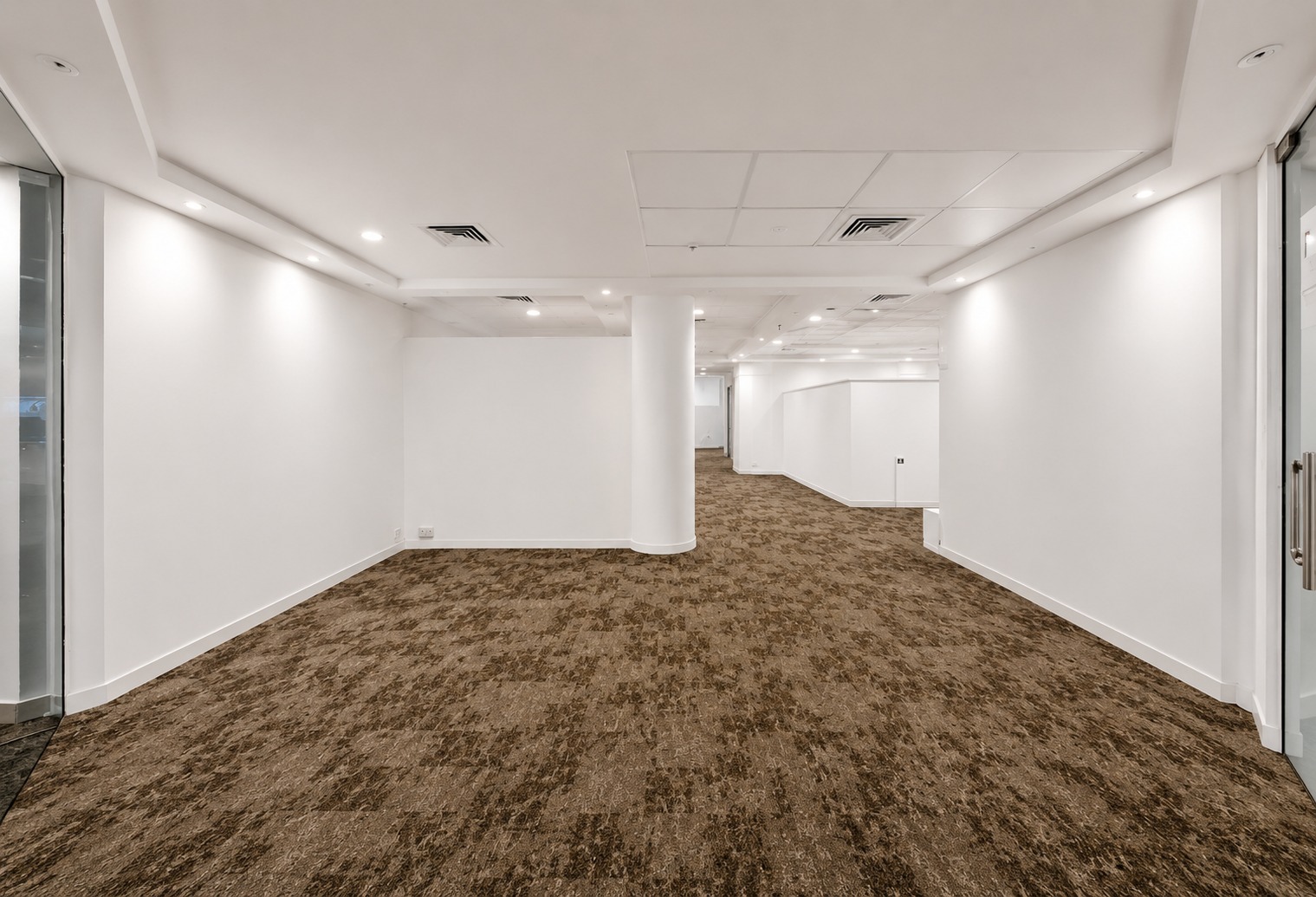 Retail for rent in Pyramid Centre at 130 AED per year