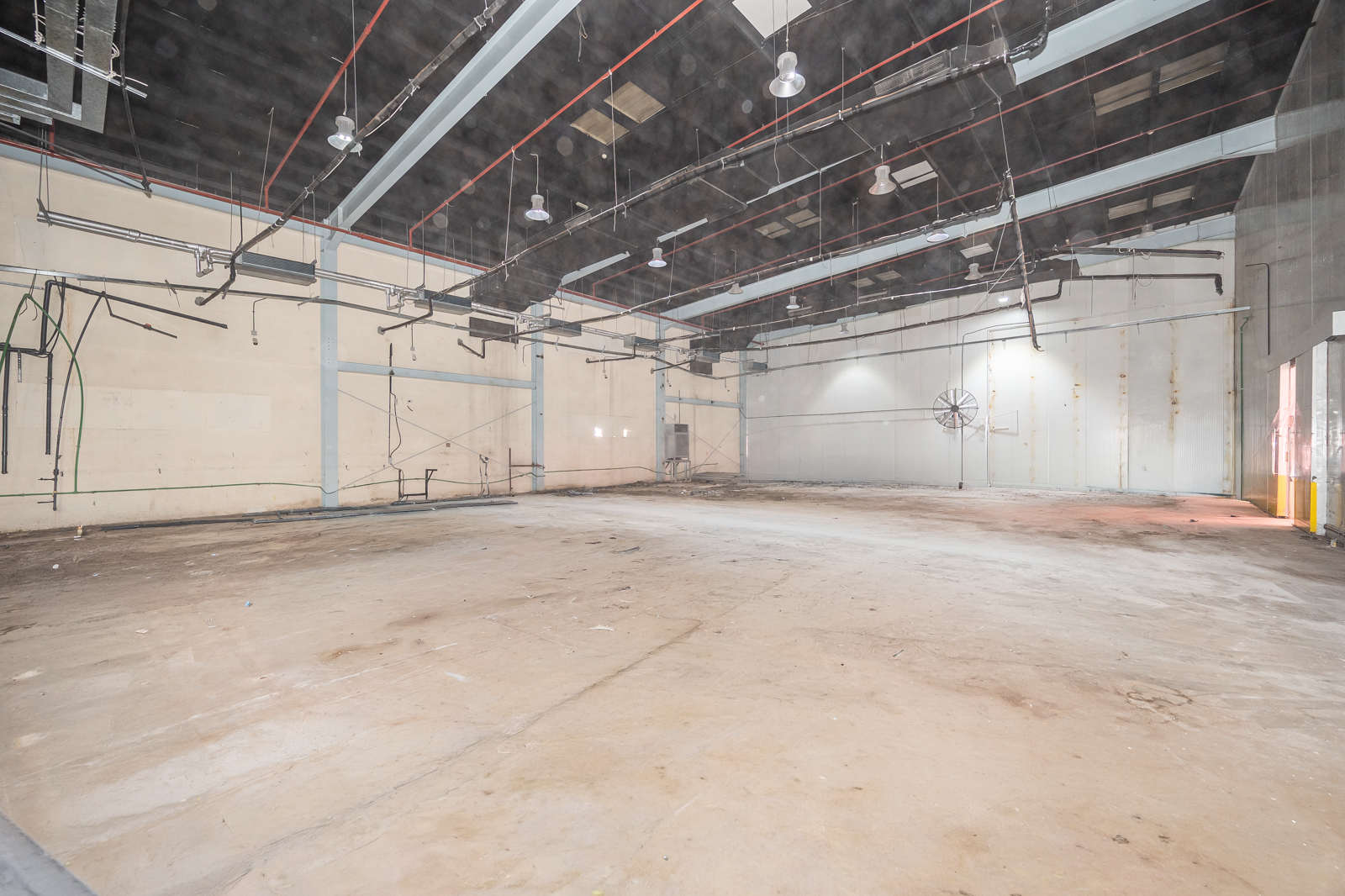 Spacious | High-Power Warehouse | 8 Meters Height