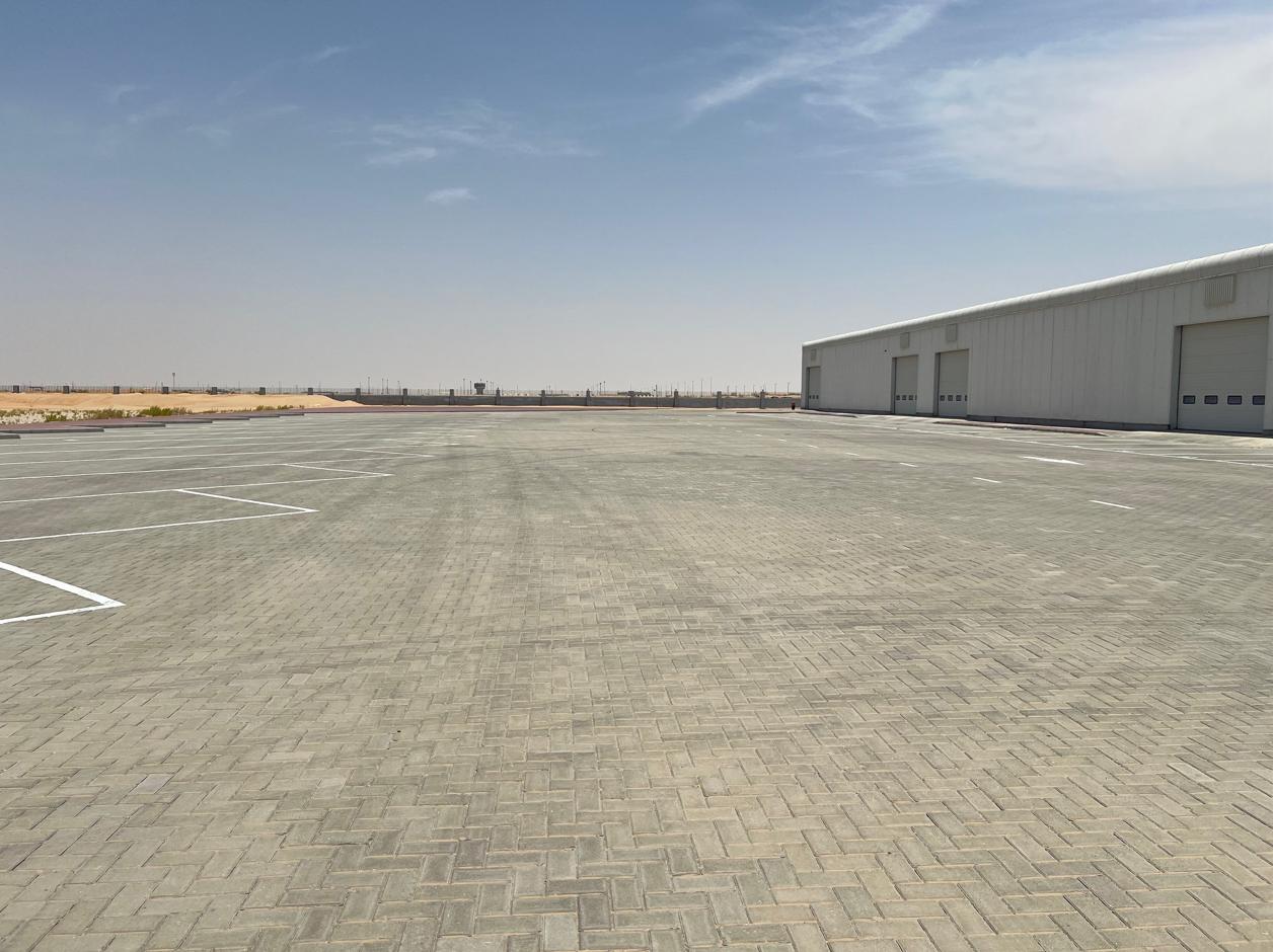 LARGE MULTIPLE SIZES WAREHOUSE WITH OPEN YARD